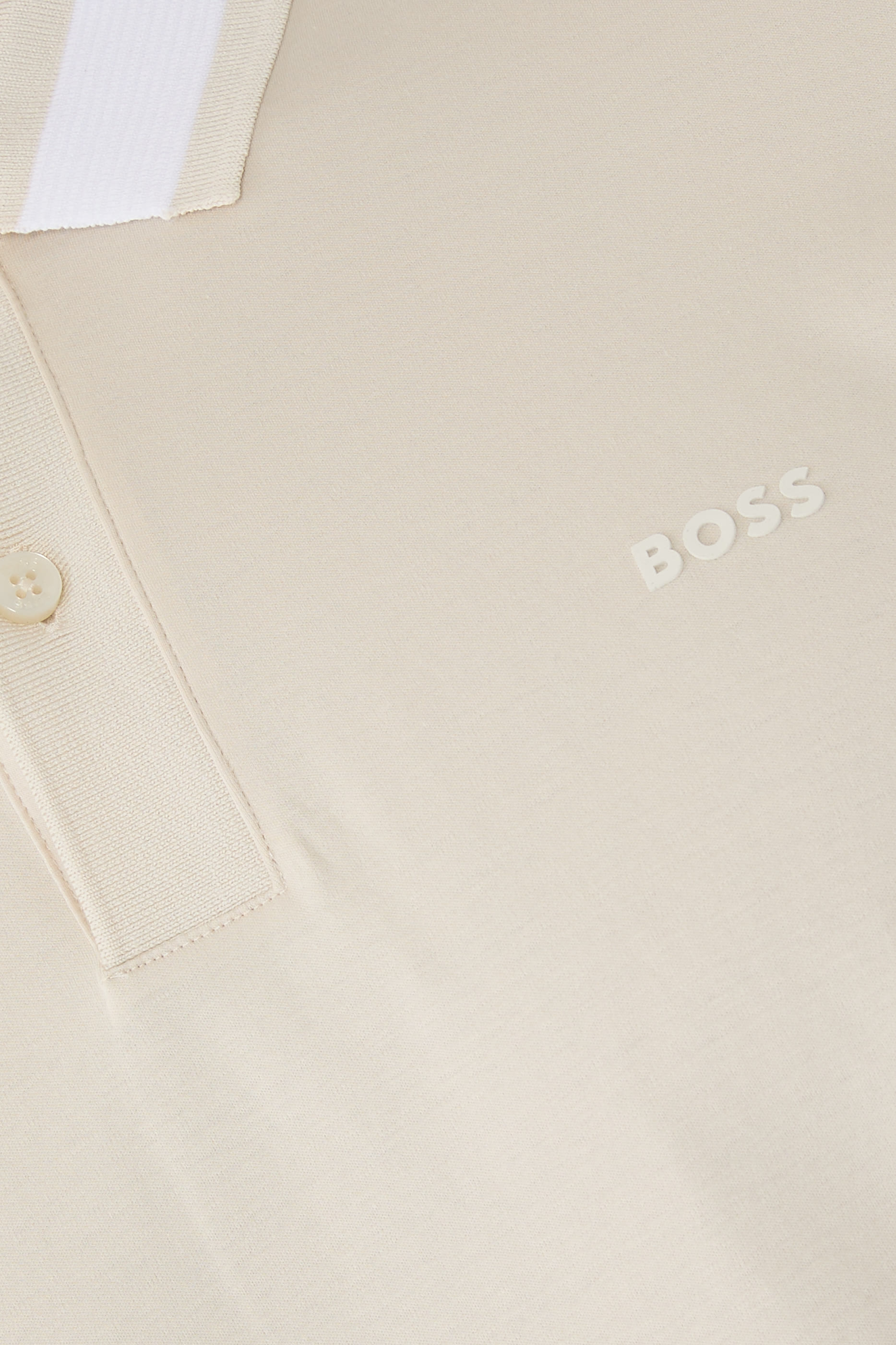 قميص بولو بقصة ضيقة