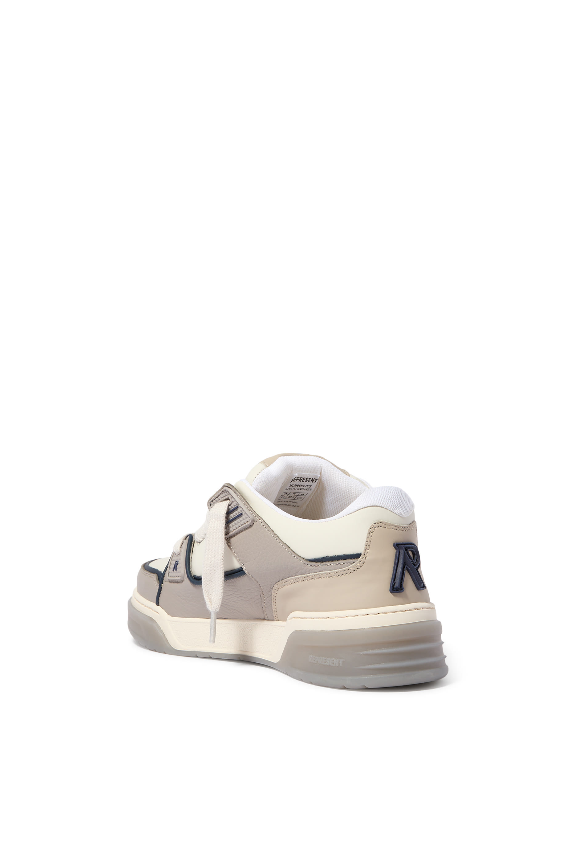 سنيكرز ستوديو