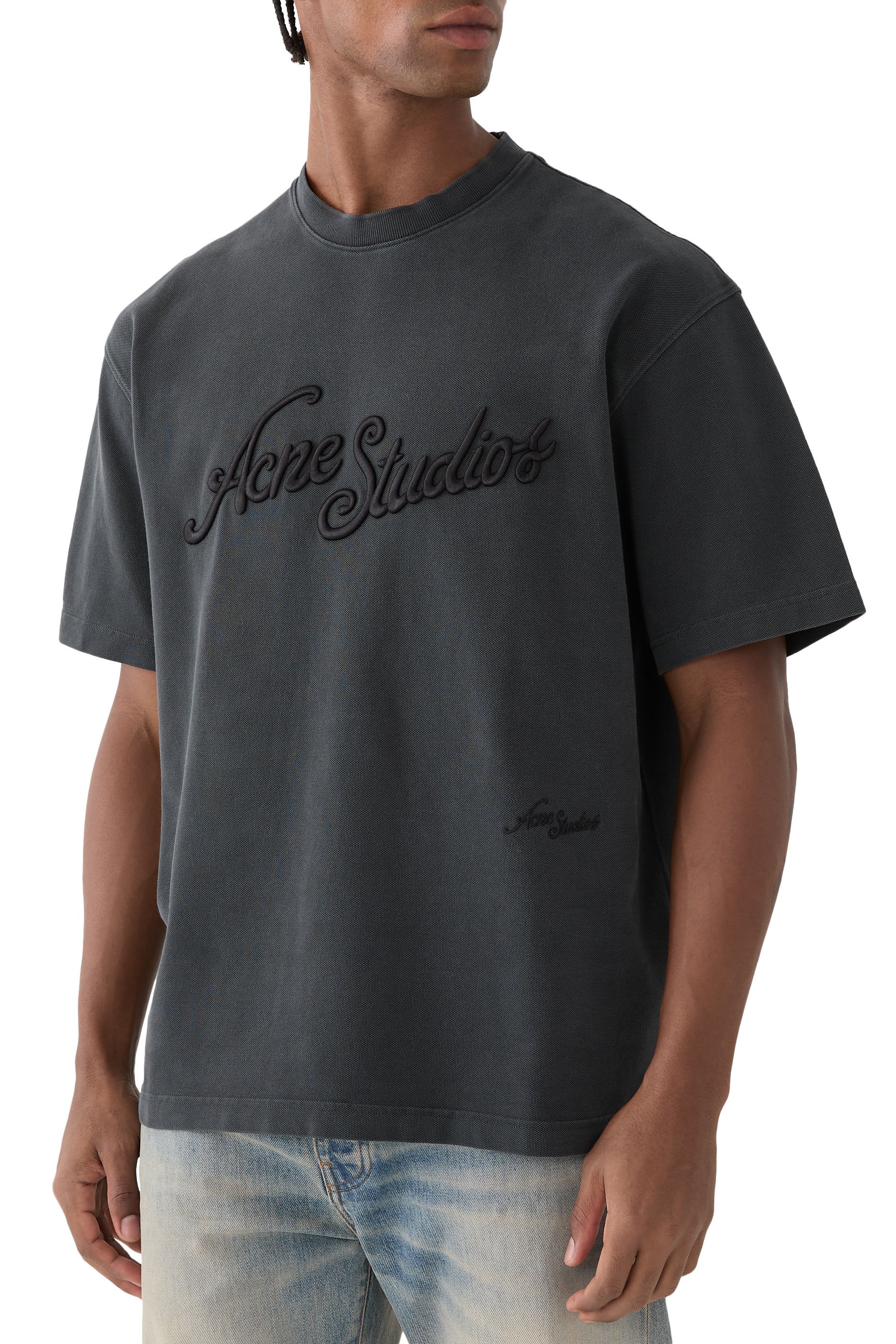 تيشيرت بشعار الماركة