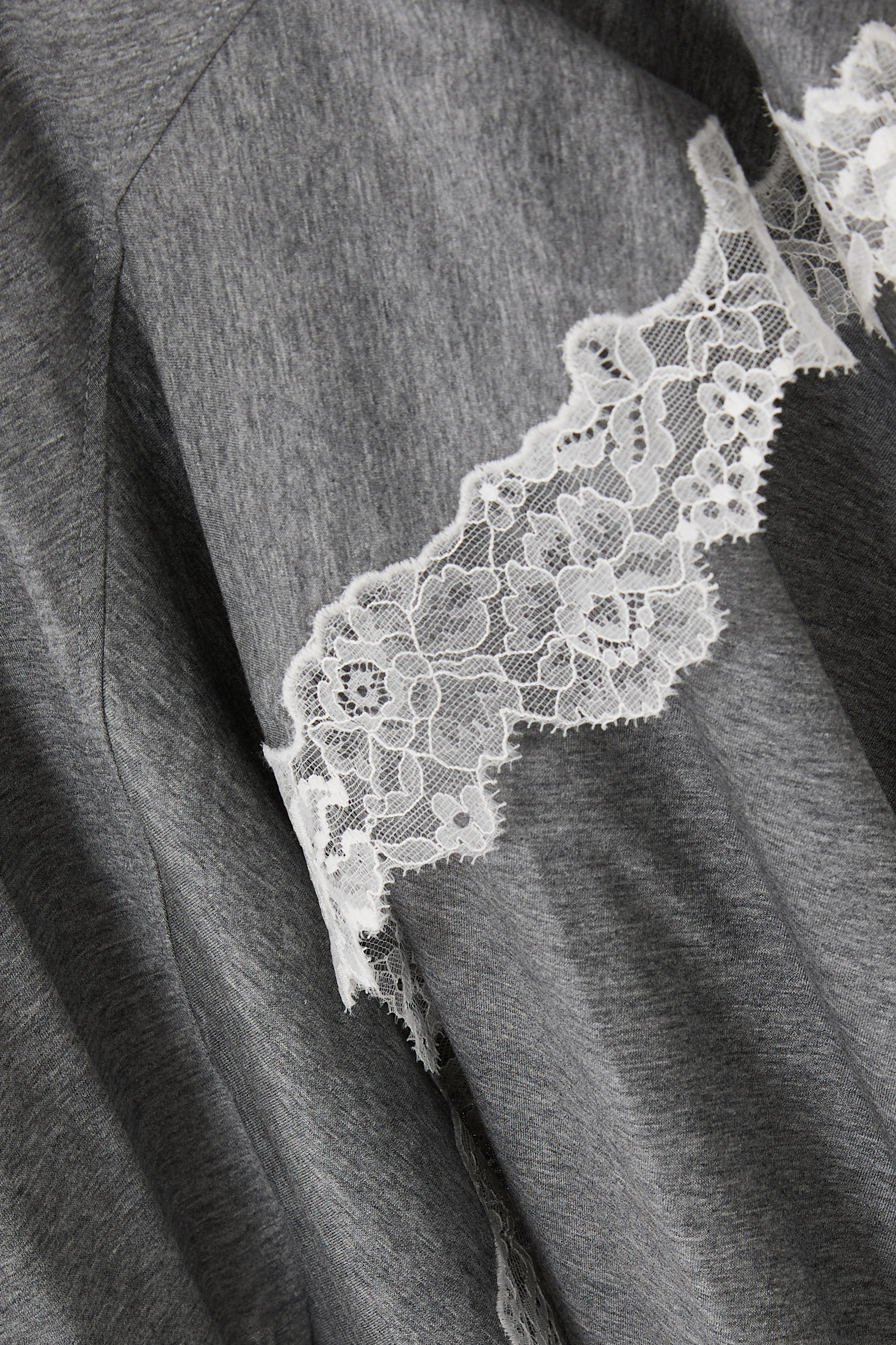 فستان درابيه بأكمام قصيرة وحافة دانتيل