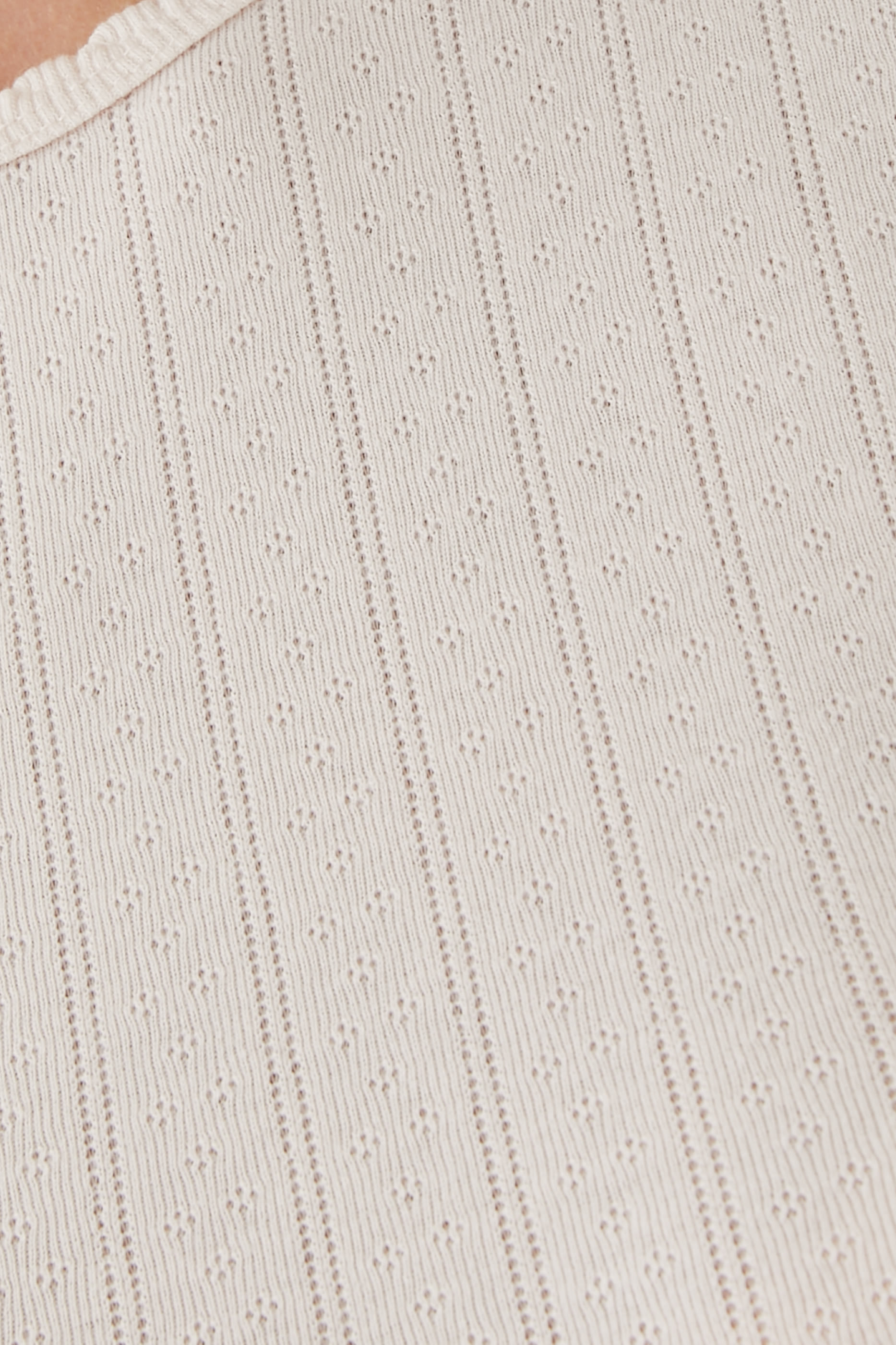 تيشيرت بوينتيلي بقصة ضيقة