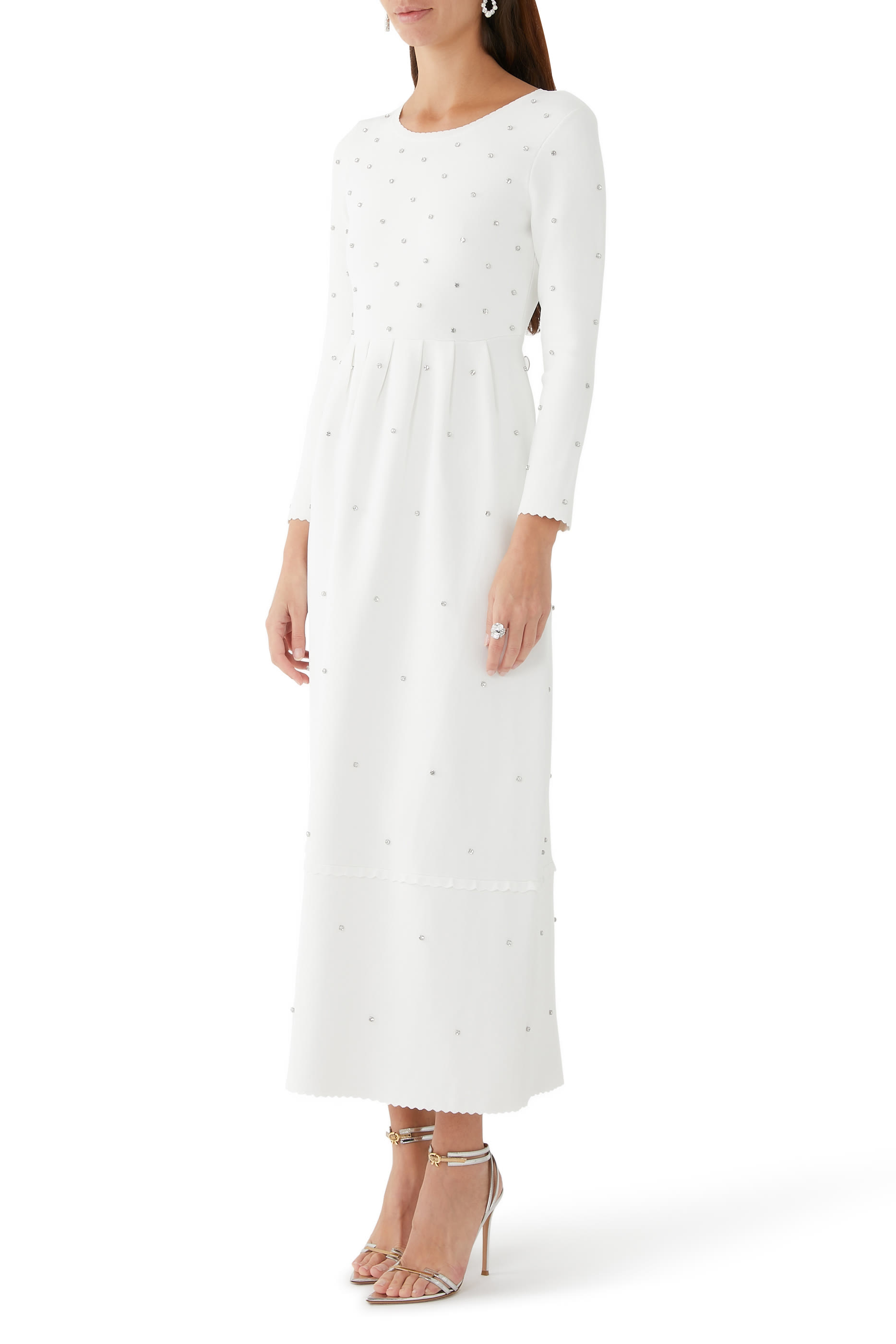 فستان سهرة منسوج ومرصع بأحجار براقة