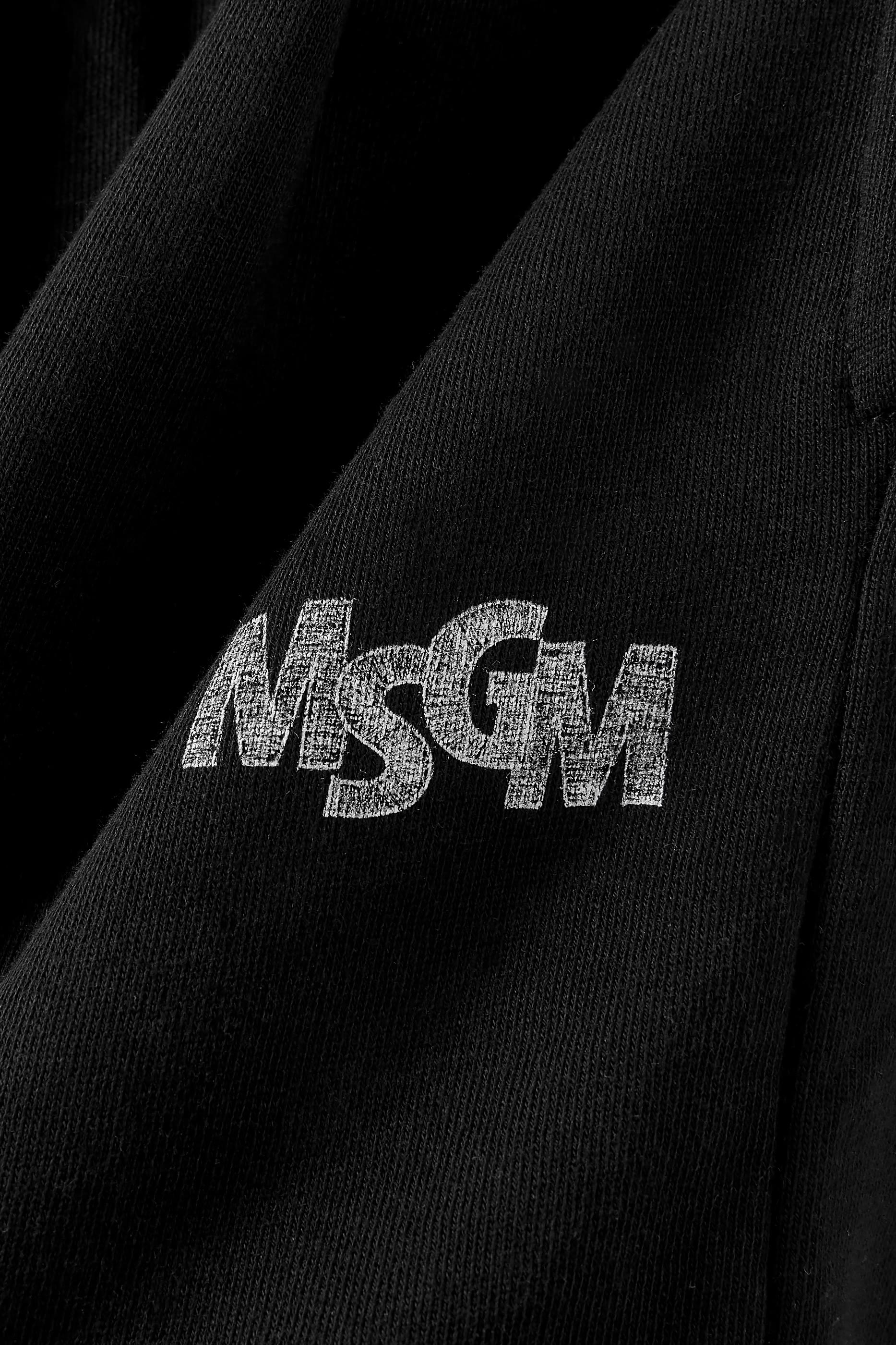 شورت بشعار الماركة للأطفال