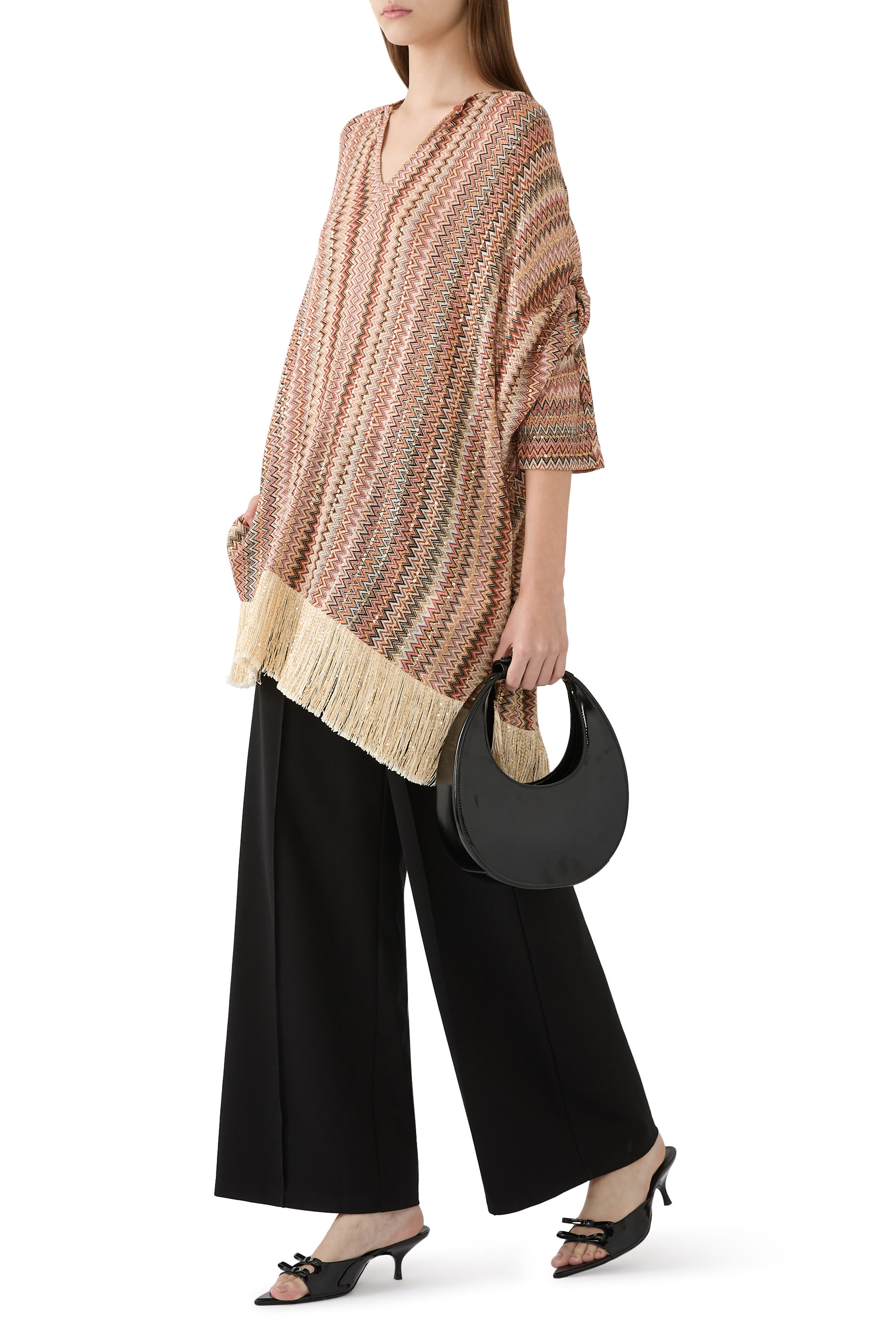  بلوزة بنقشة خطوط متعرجة مزينة بشراشيب وترتر بتصميم حصري