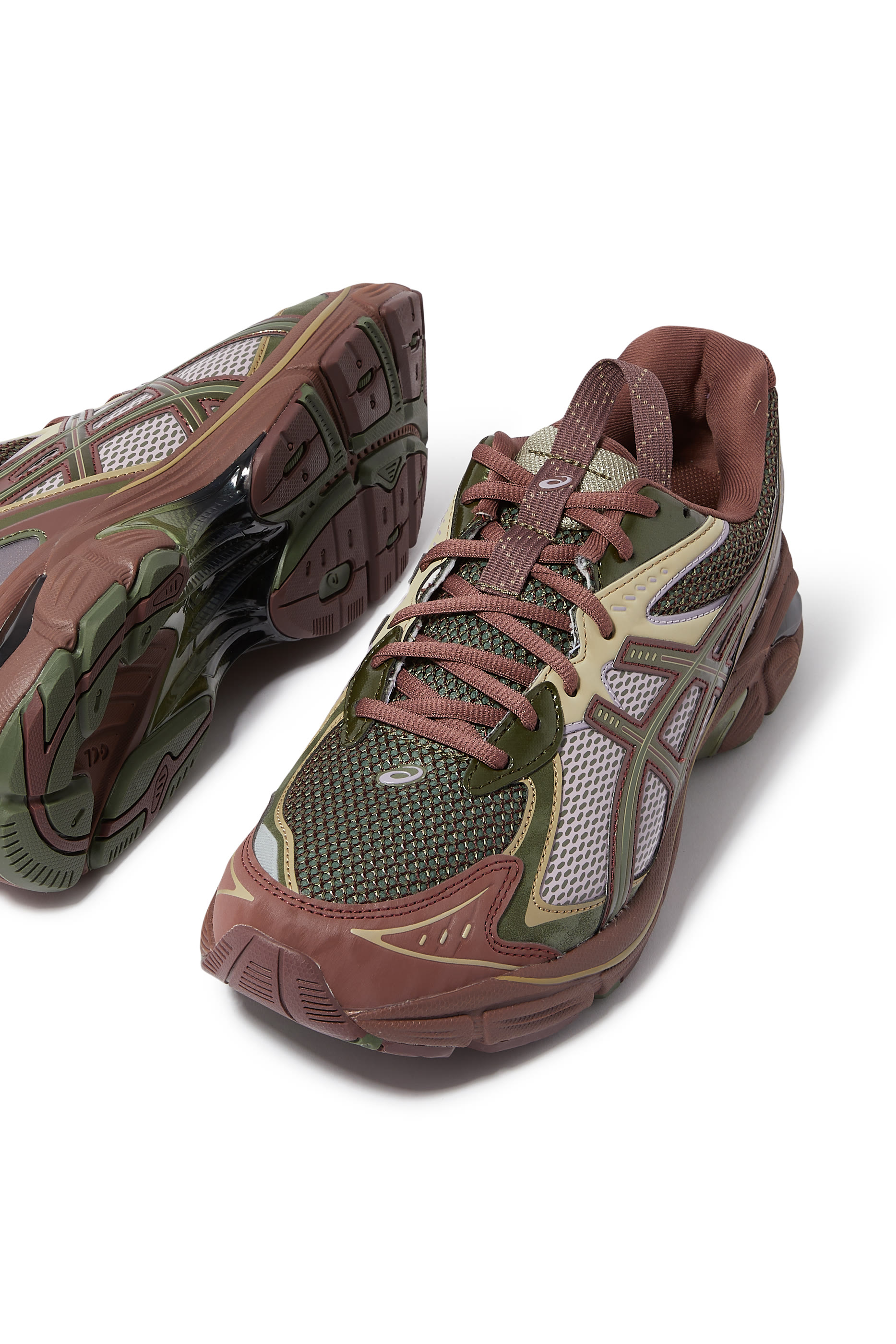 سنيكرز يو إس 6-إس جي تي-2160 للجنسين