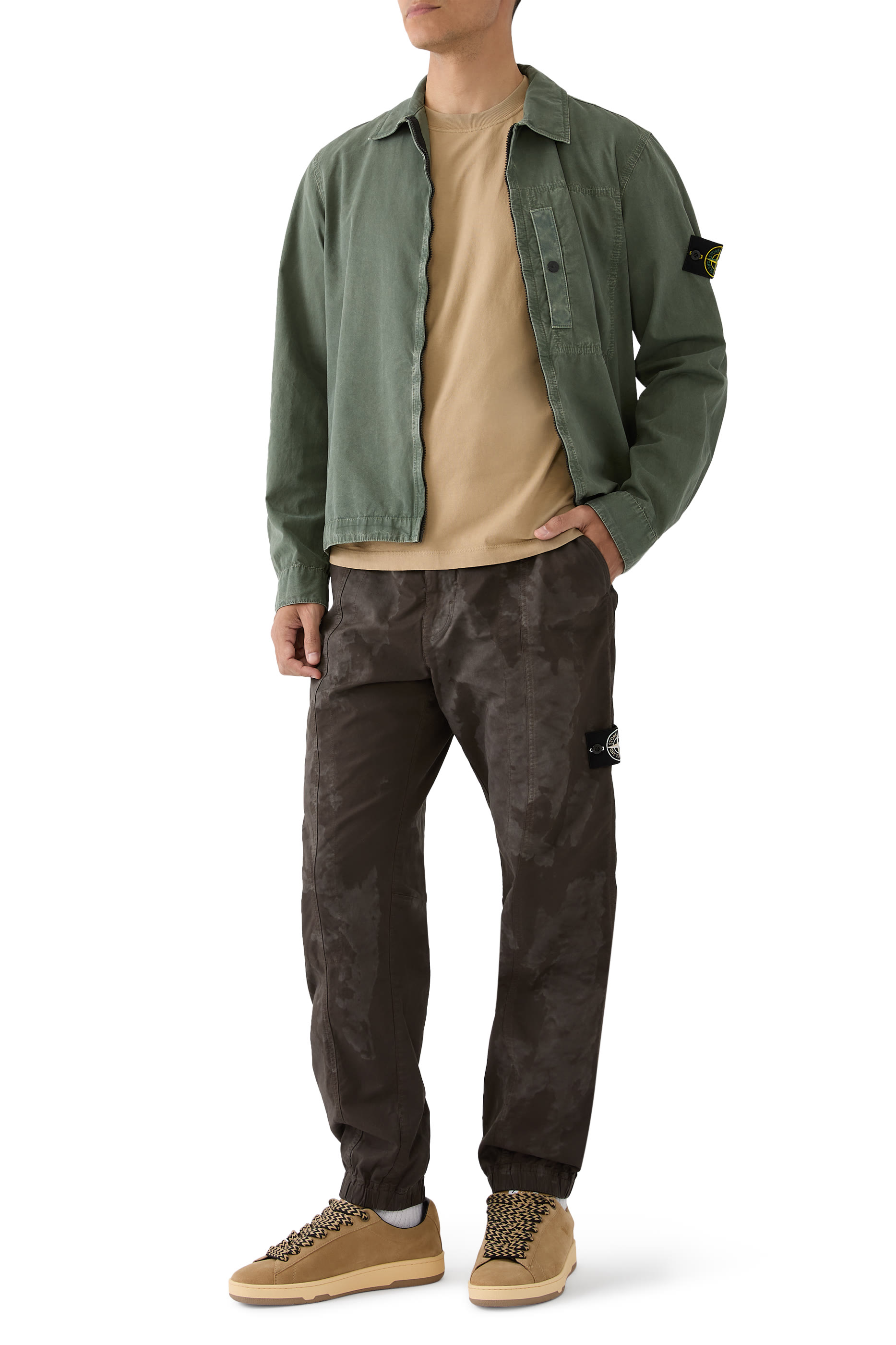 تيشيرت بأكمام قصيرة