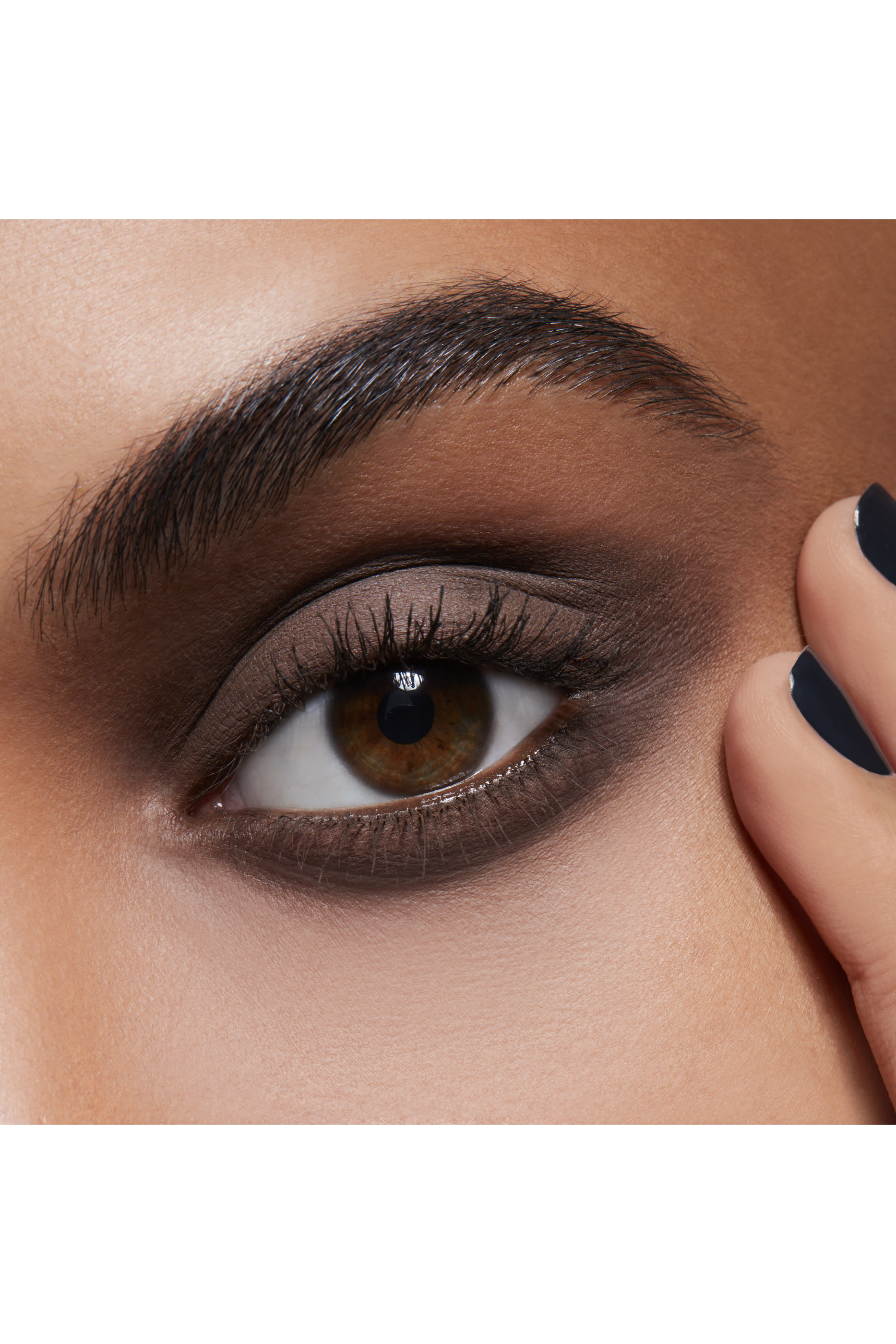 ظل عيون صغير درجة إسبريسو