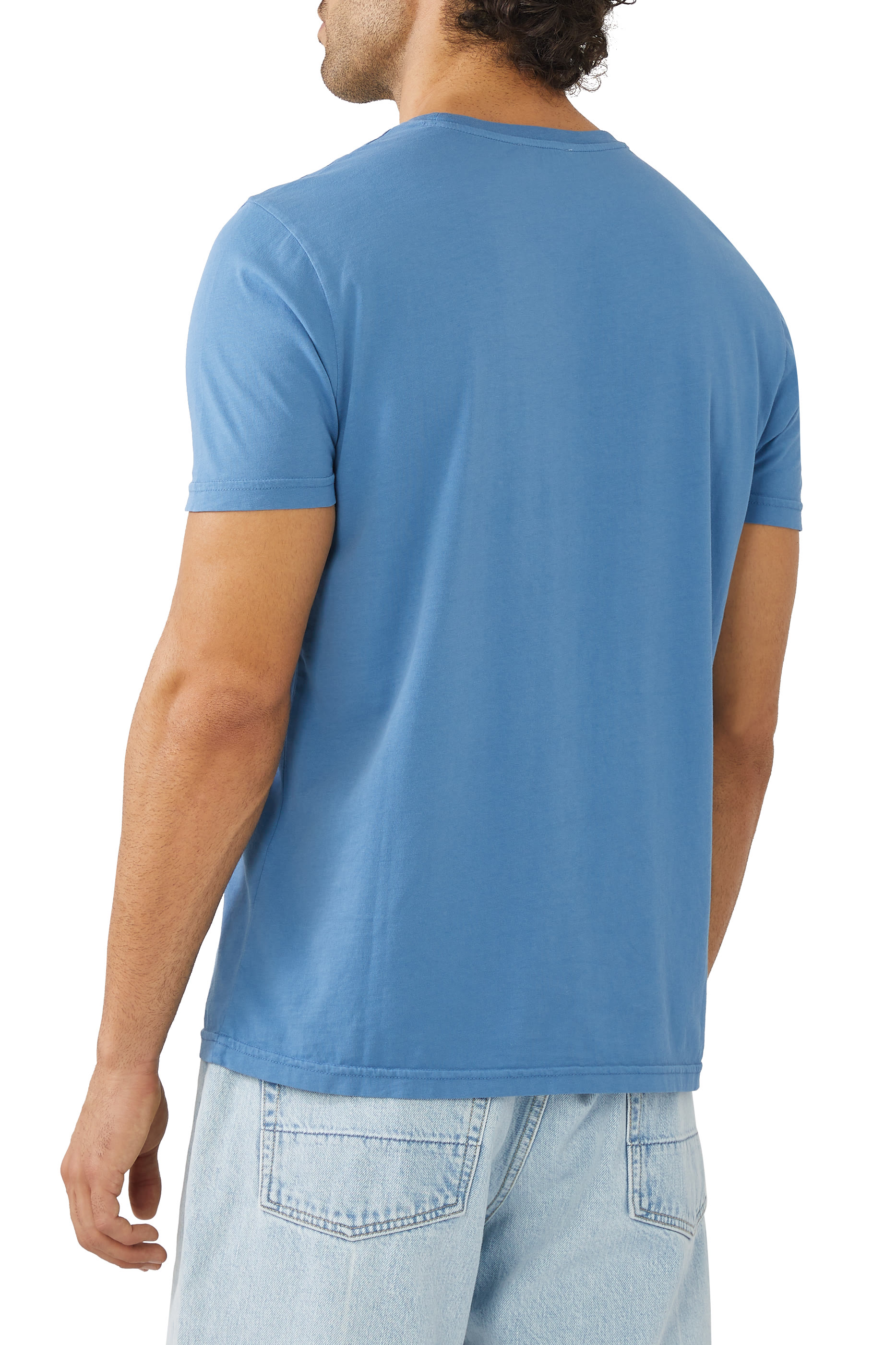 تيشيرت بأكمام قصيرة