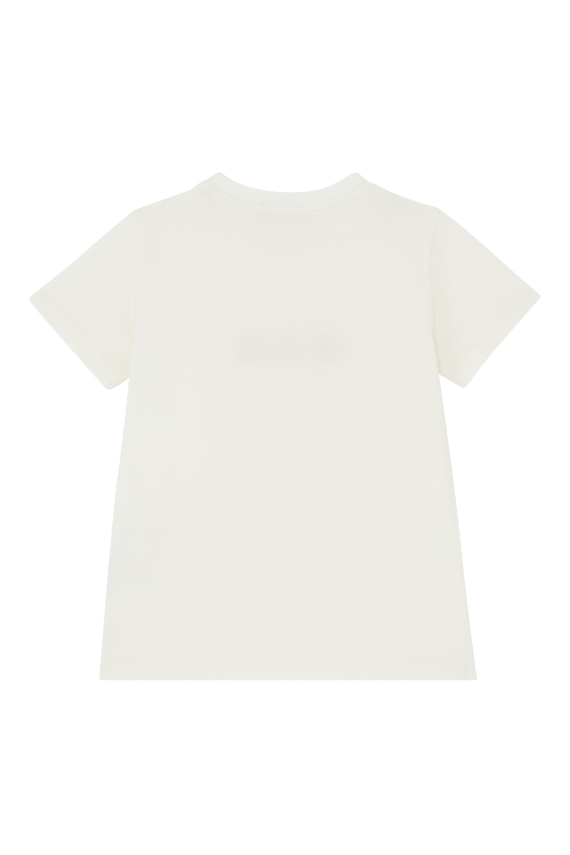 تيشيرت للأطفال بطبعة شعار الماركة وكرات تنس