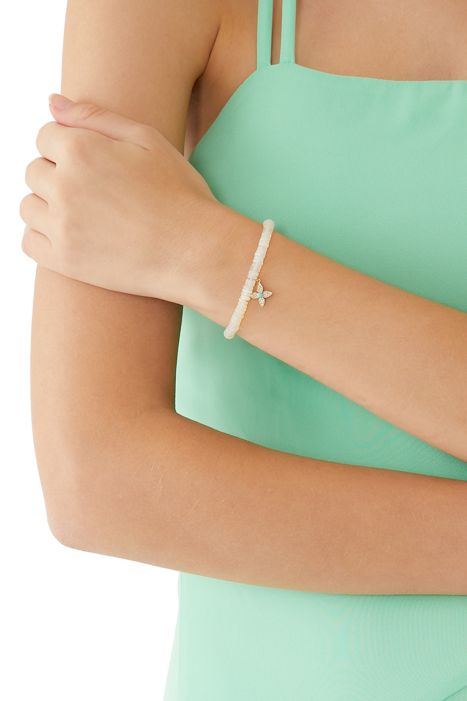 سوار مزين بالأوبال وحلية زهرة بيزلي مرصعة بالماس ذهب أصفر عيار 14