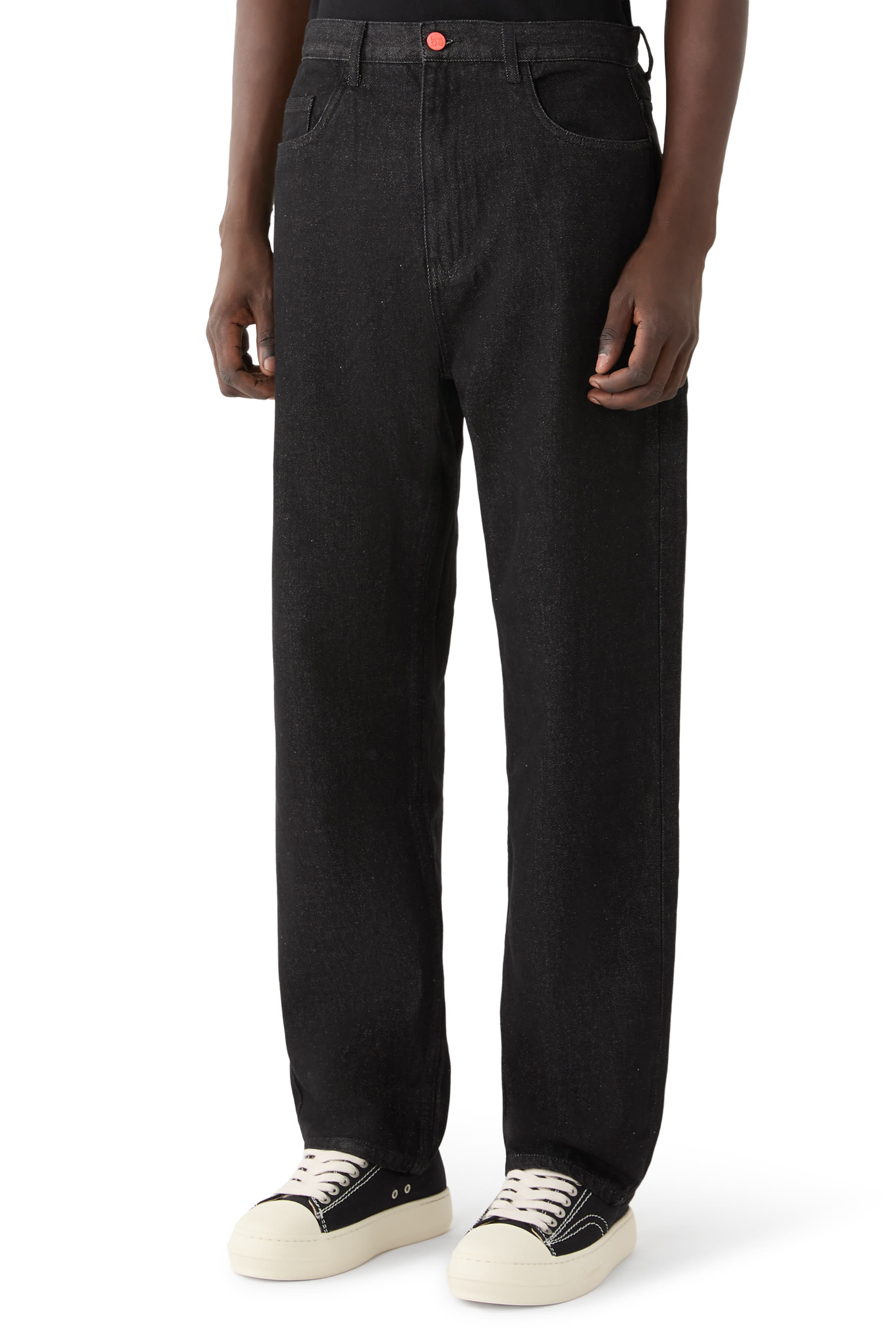 بنطال جينز بقصة واسعة للغاية
