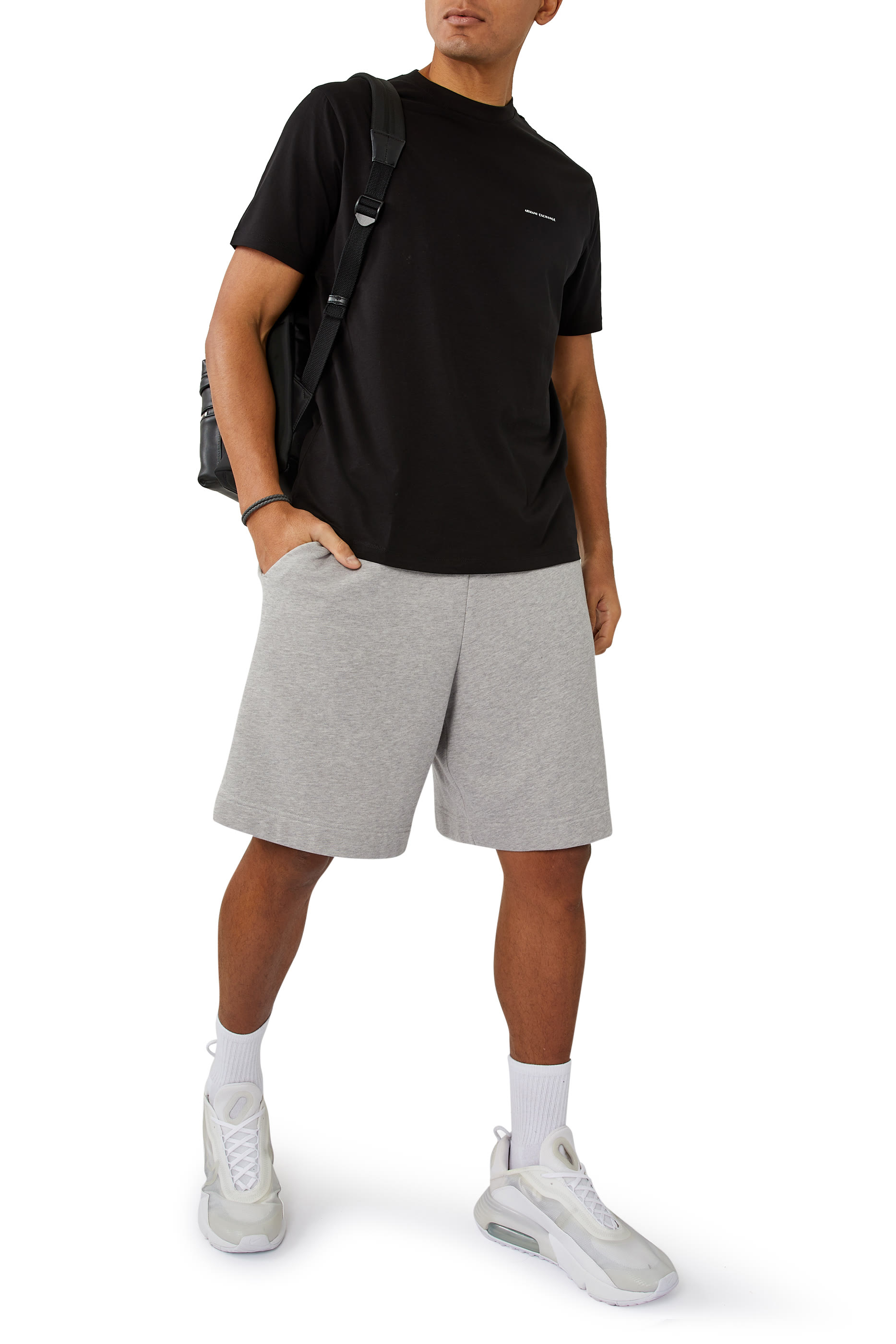 تيشيرت بشعار الماركة قطن