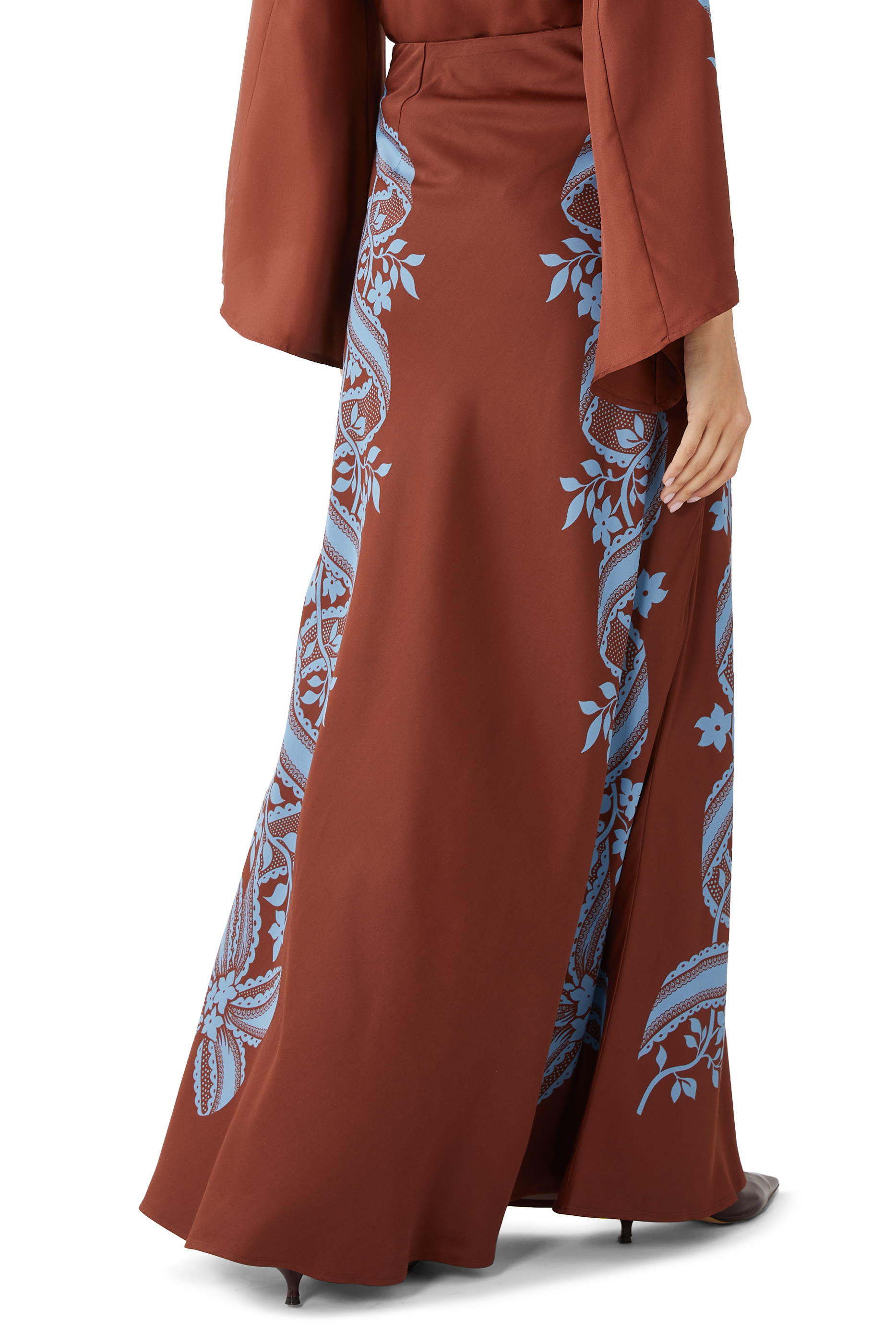 تنورة طويلة ستان