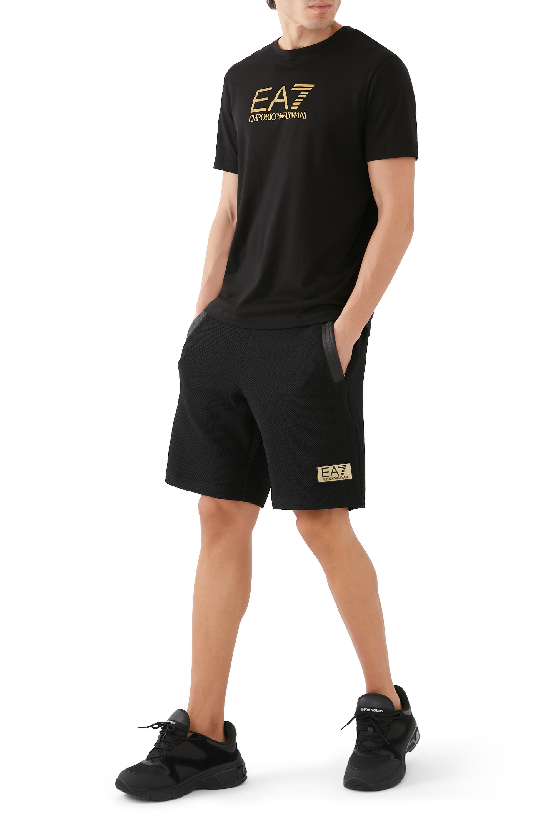 شورت قماش بيكيه بشعار الماركة