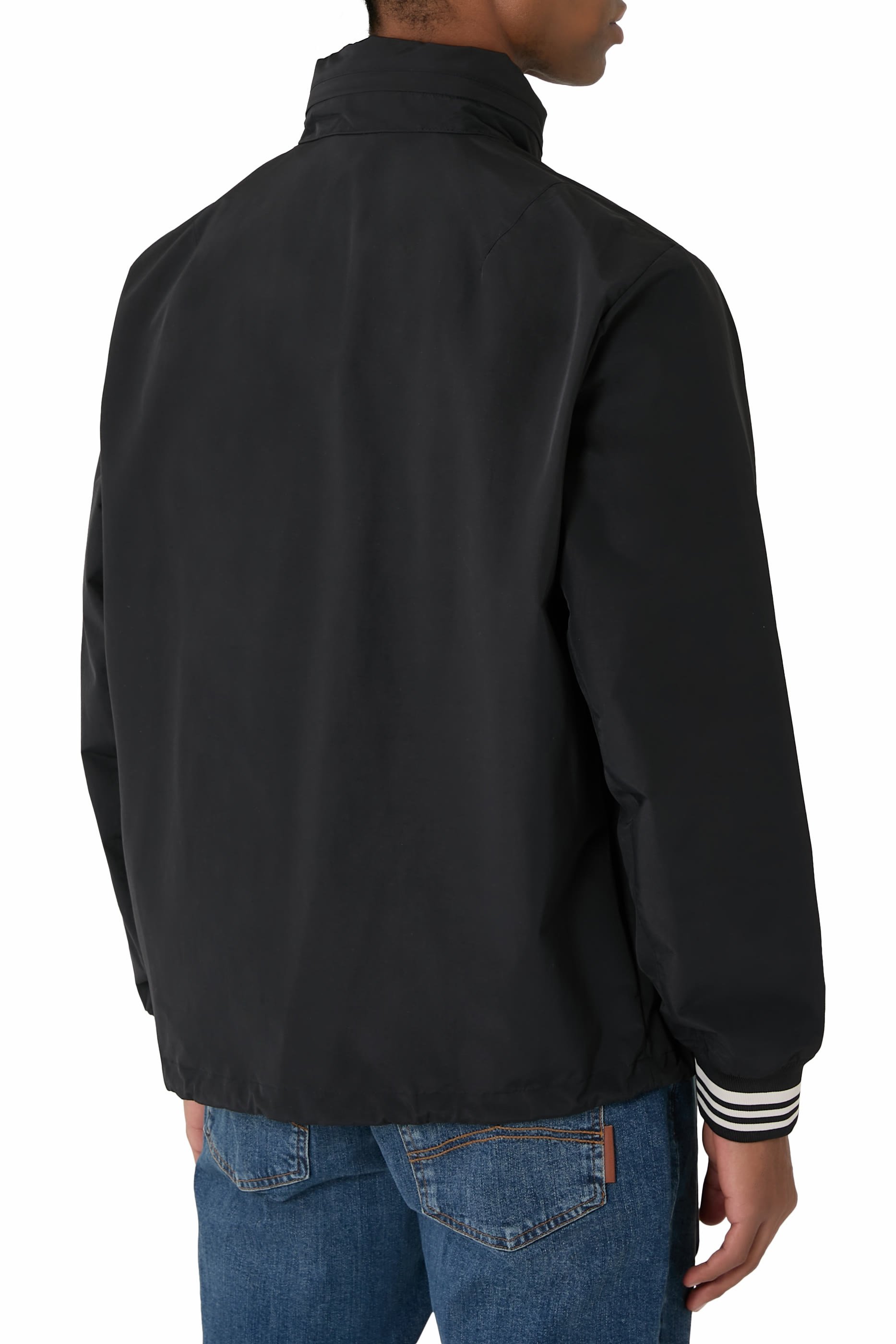 جاكيت بتصميم جامعي