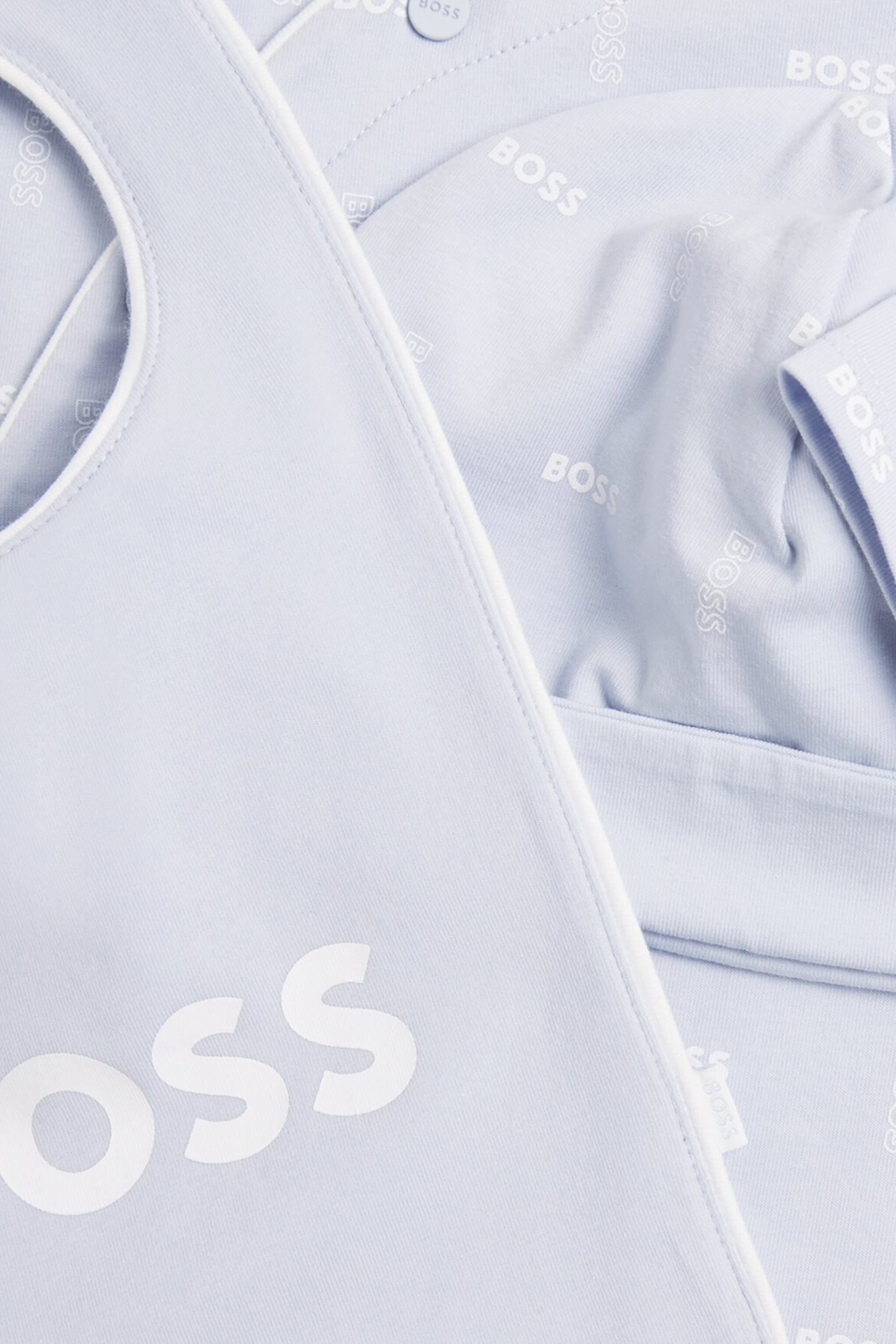 طقم بيجاما قطعة واحدة وصدرية وقبعة للرضع