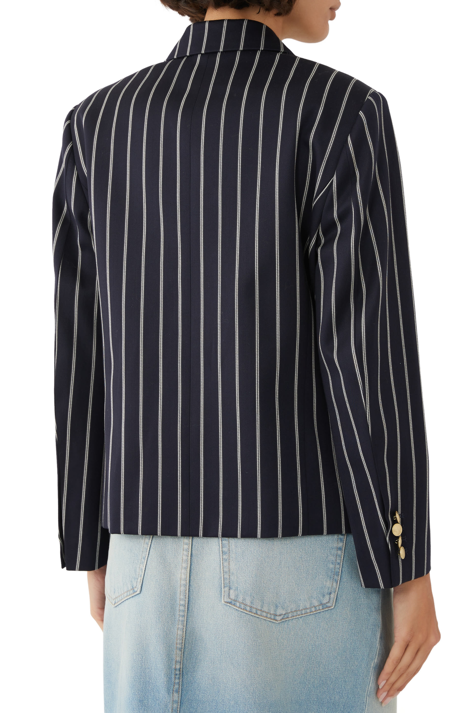 جاكيت قصير بصفي أزرار