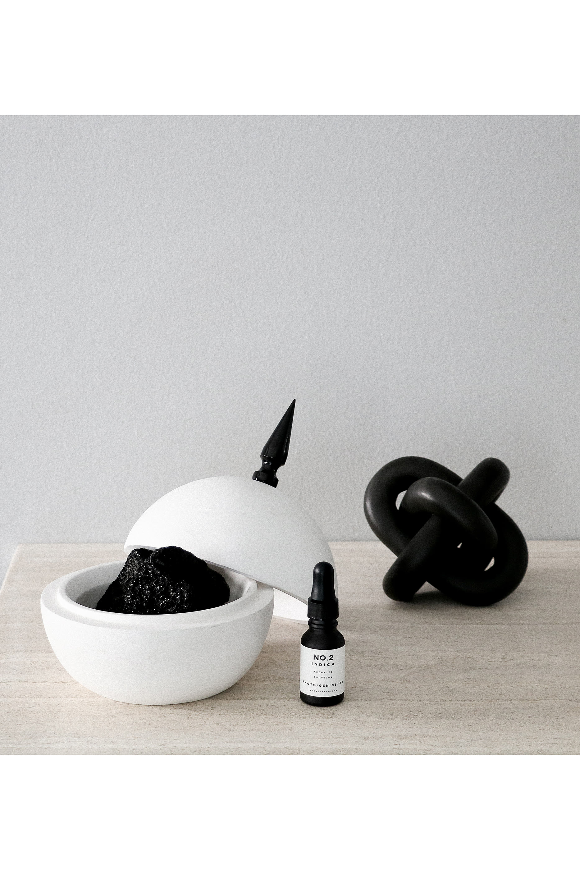 موزع عطر رقم 2 إنديكا في وعاء مقبب خرساني