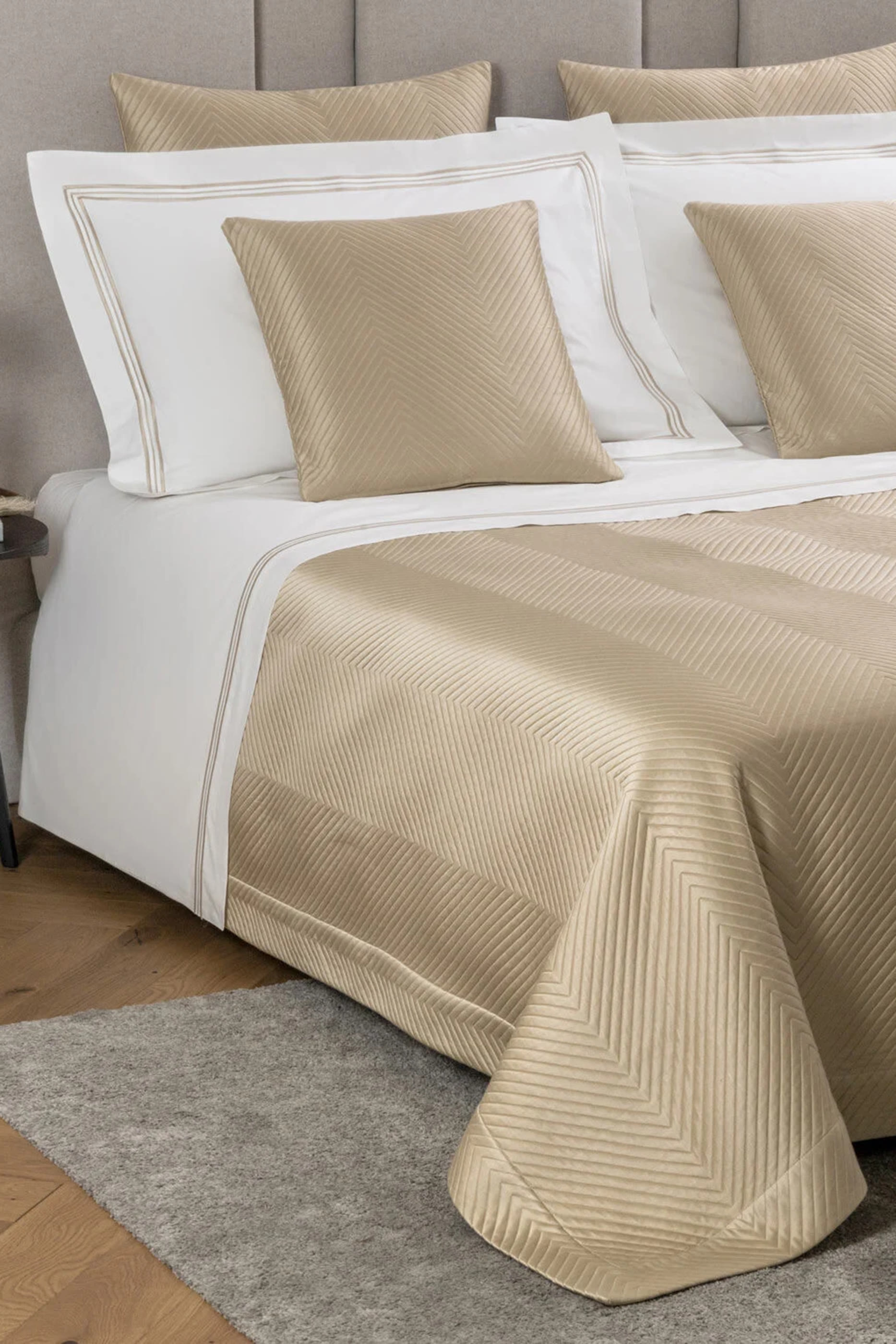 غطاء وسادة فاخر بنقشة متعرجة