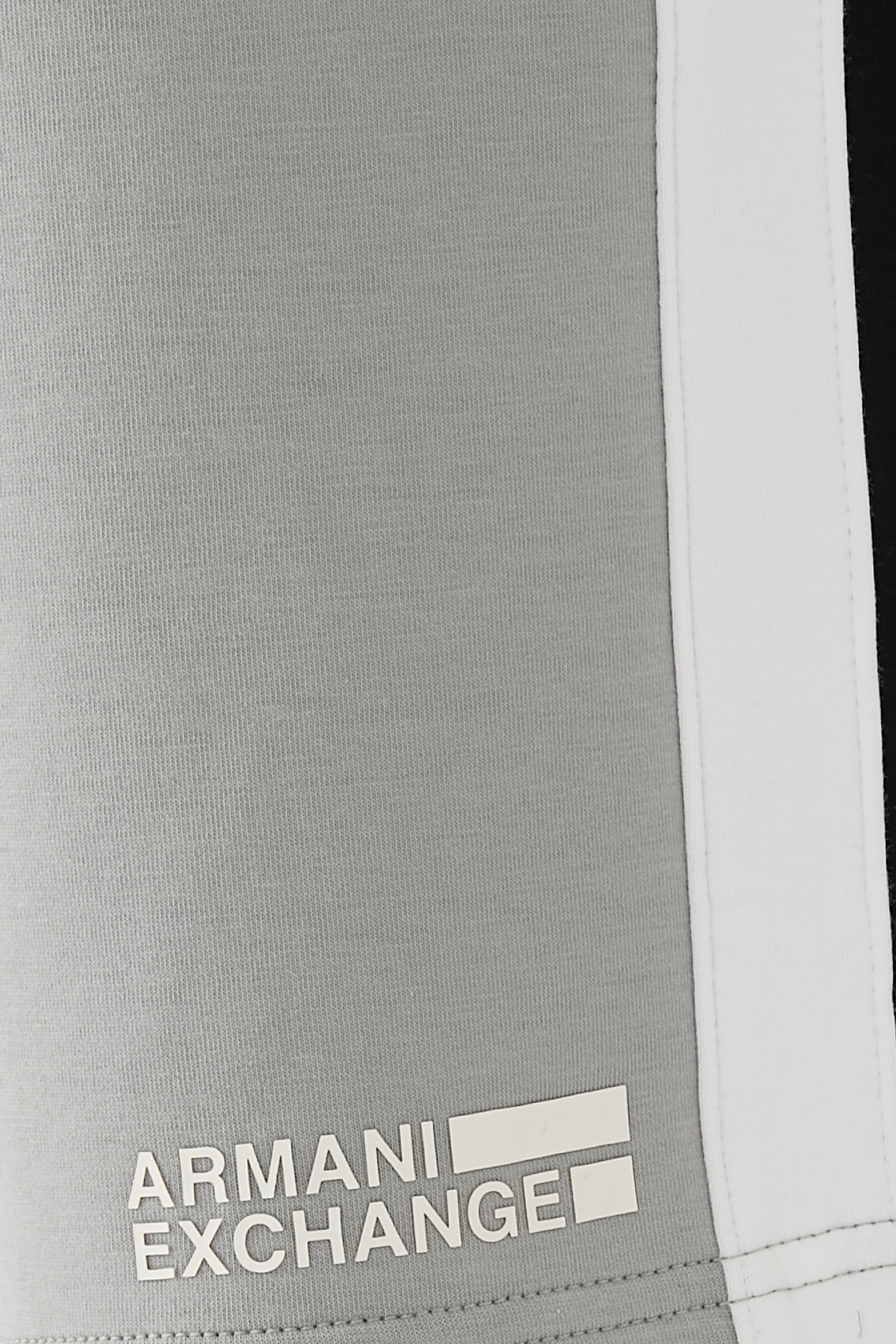 شورت بحروف شعار الماركة