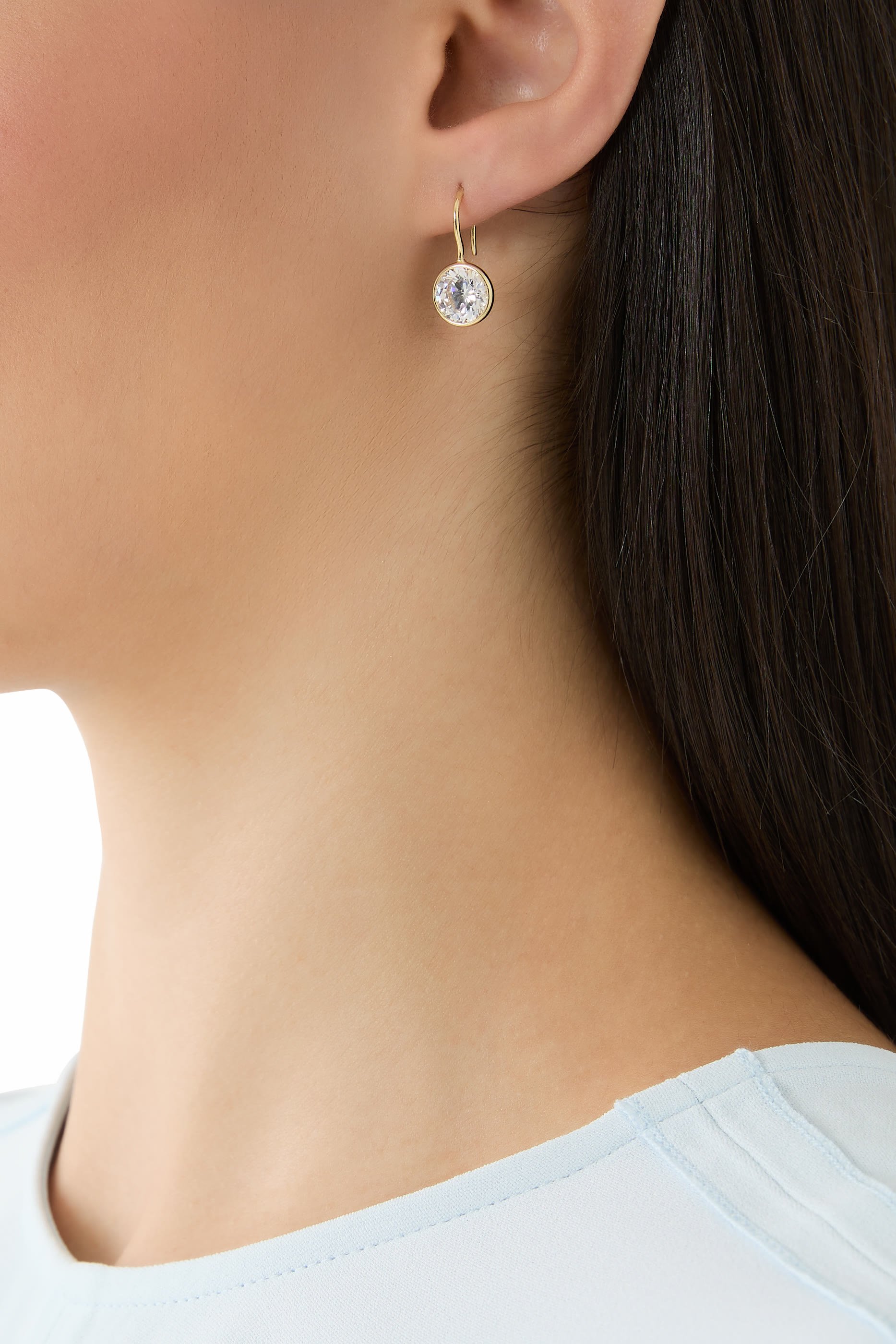 أقراط بيزيل بتصميم خطاف فرنسي مرصعة بأحجار زركونيا مكعبة، فضة اسرتلينية مطلية بذهب عيار 14