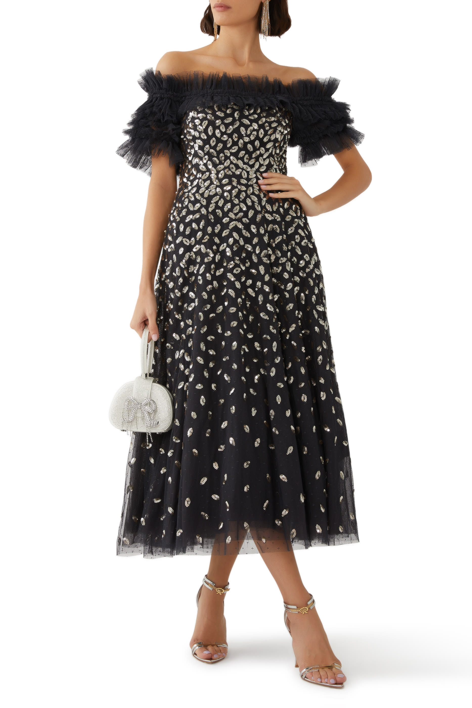 فستان بالرينا اوتم ليفز بأكتاف مكشوفة