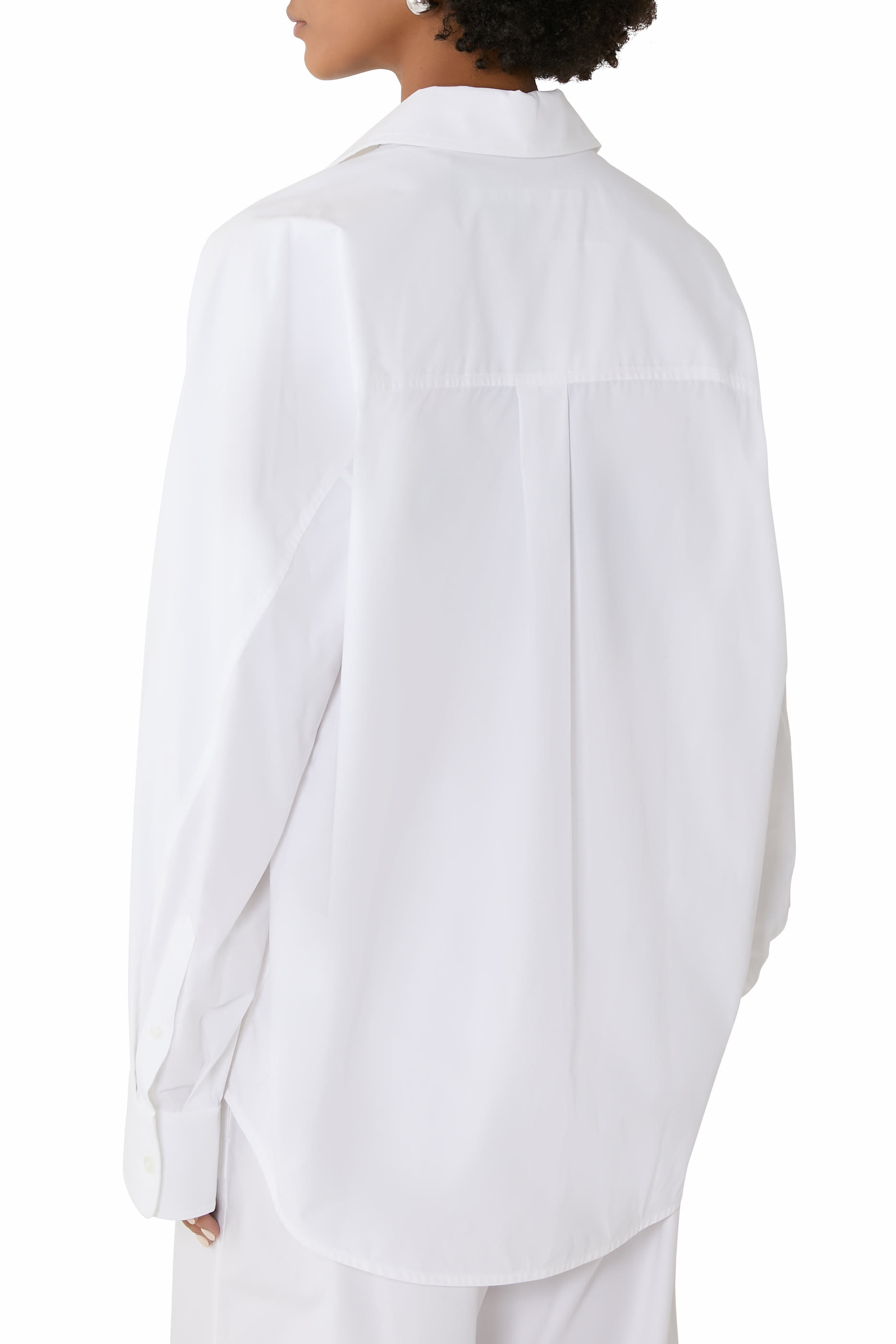 قميص مزين بقلادة بأزرار للإغلاق وقصة فضفاضة