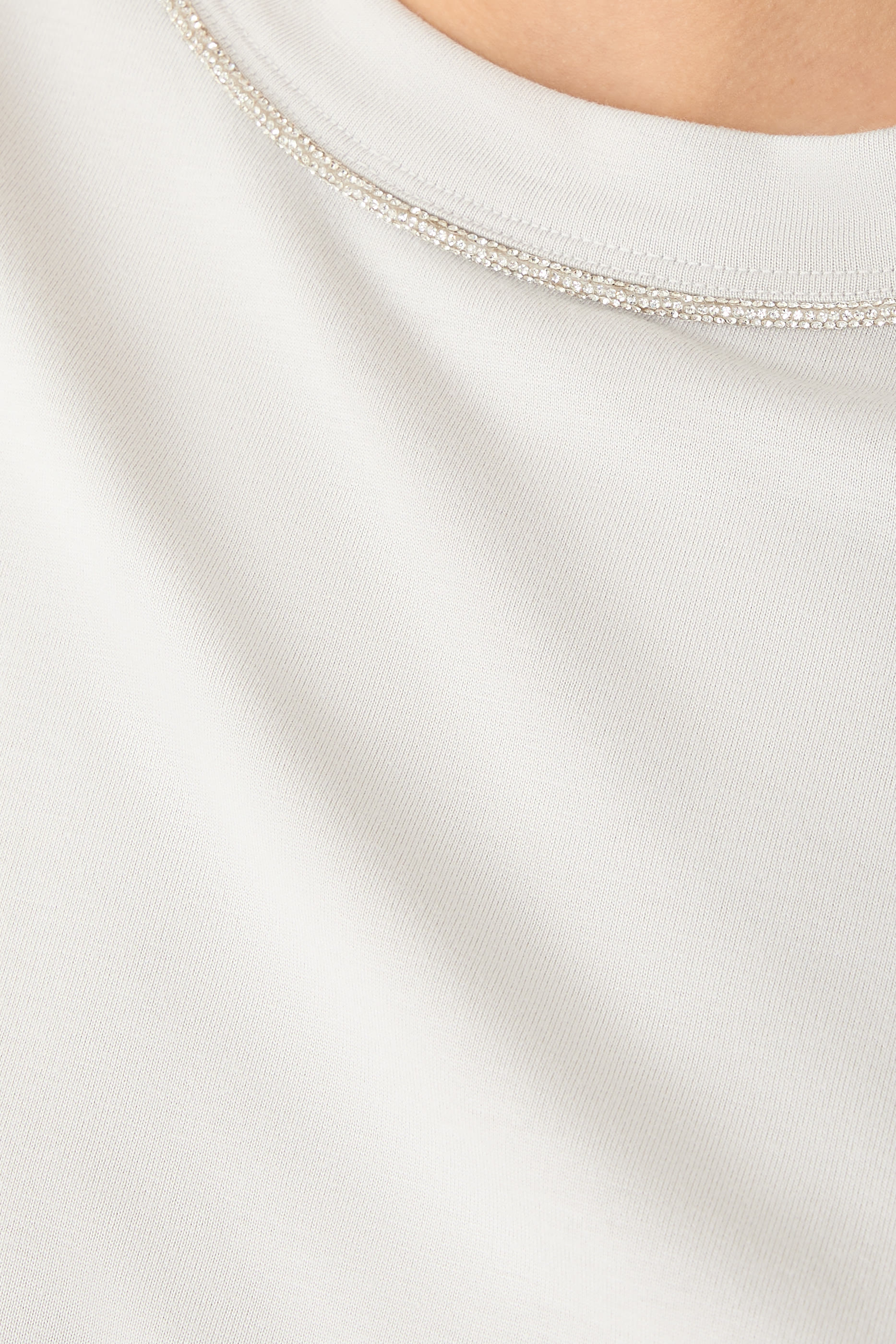 تيشيرت مزين بحافة من حجر الراين