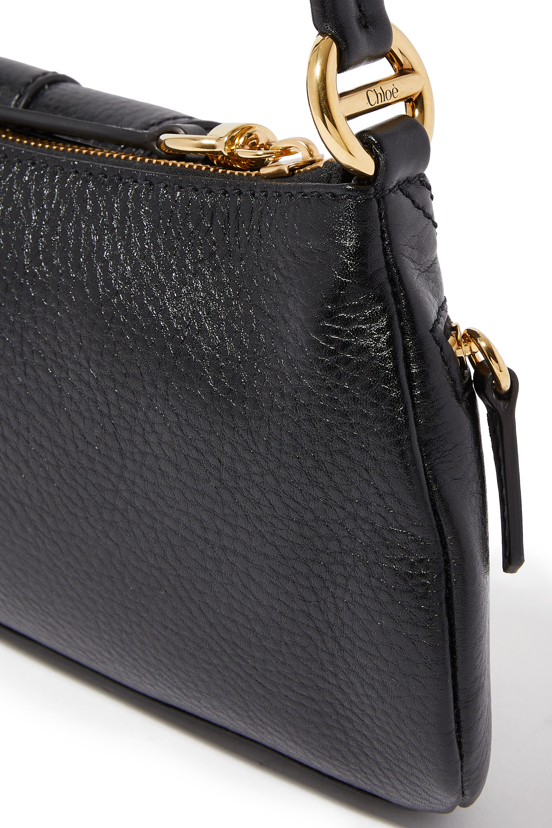 حقيبة كتف جلد