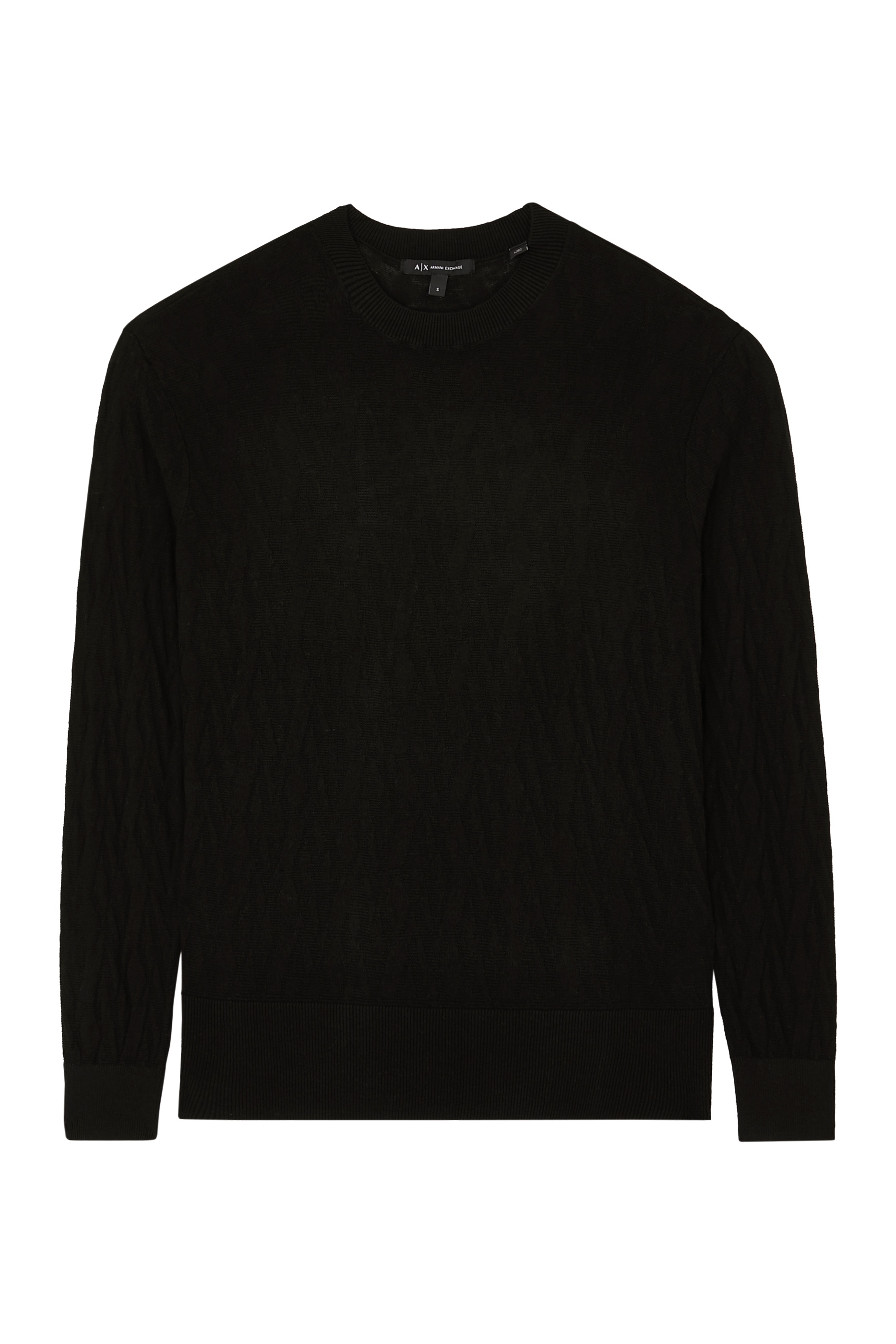 كنزة بحروف شعار الماركة