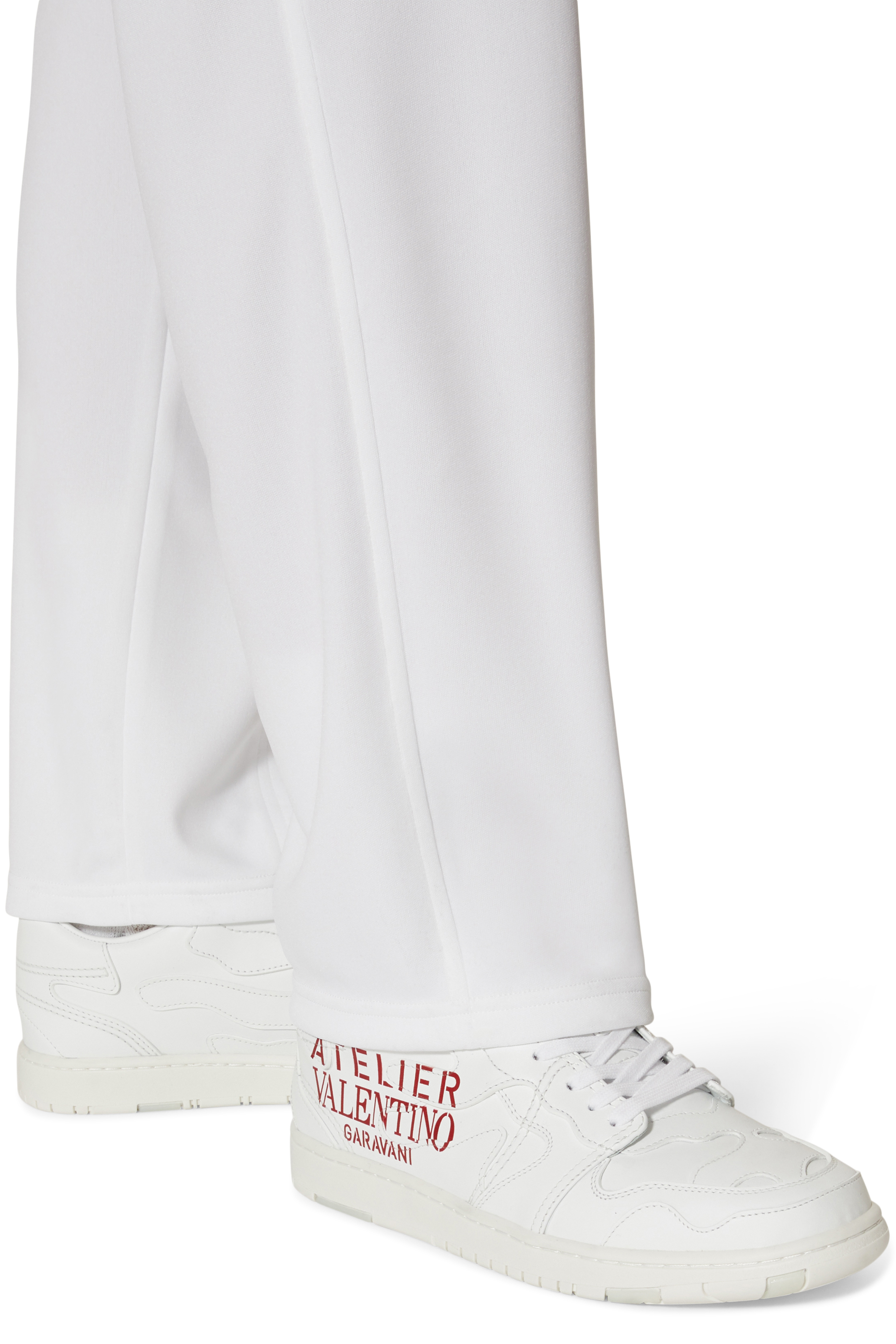 سنيكرز فالنتينو غارافاني أتيليه 07 بتصميم أسفل الكاحل ونقشة مموهة