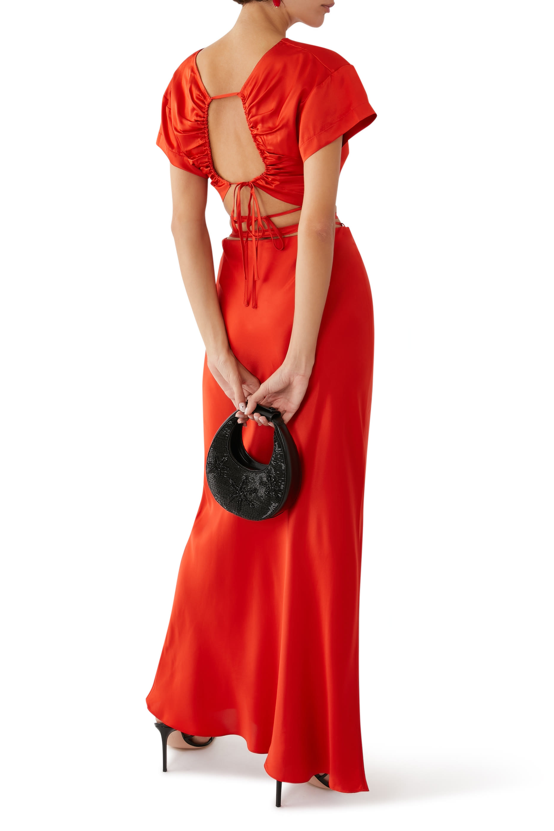 بلوزة ميلينا قصيرة بظهر مكشوف بأربطة حرير