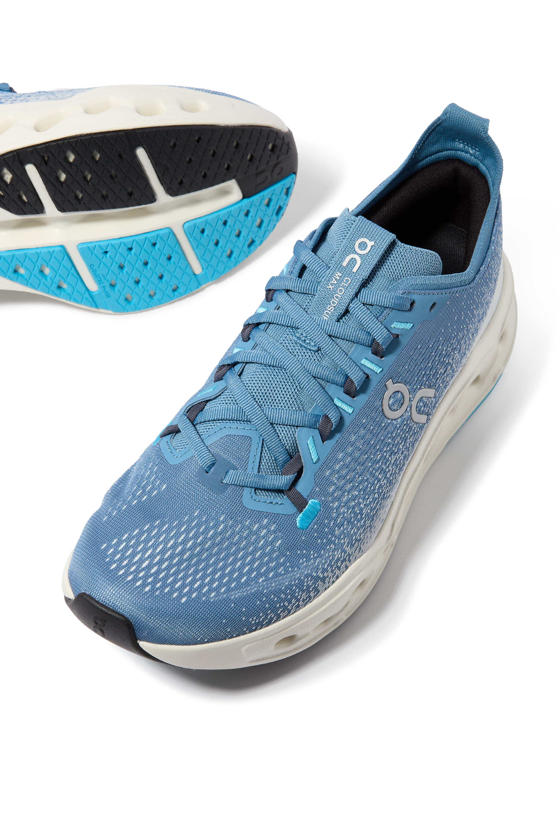 سنيكرز كلاودسيرفر بنعل عريض