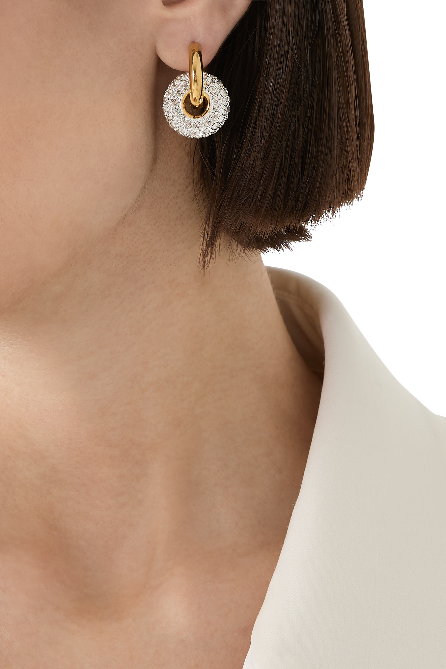 أقراط دائرية مزينة بلؤلؤ وكريستال ستراس