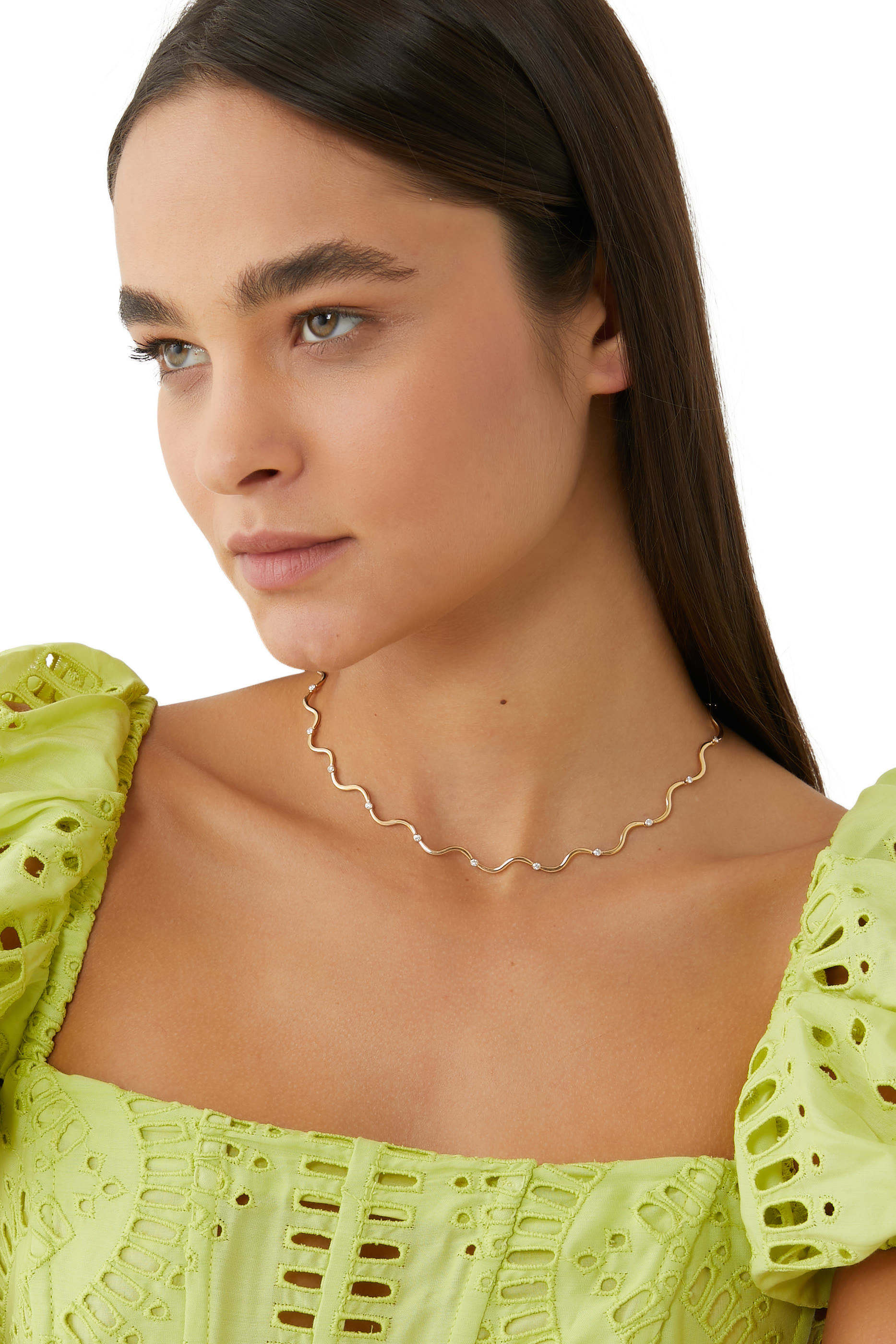 قلادة رقبة بتصميم مموج