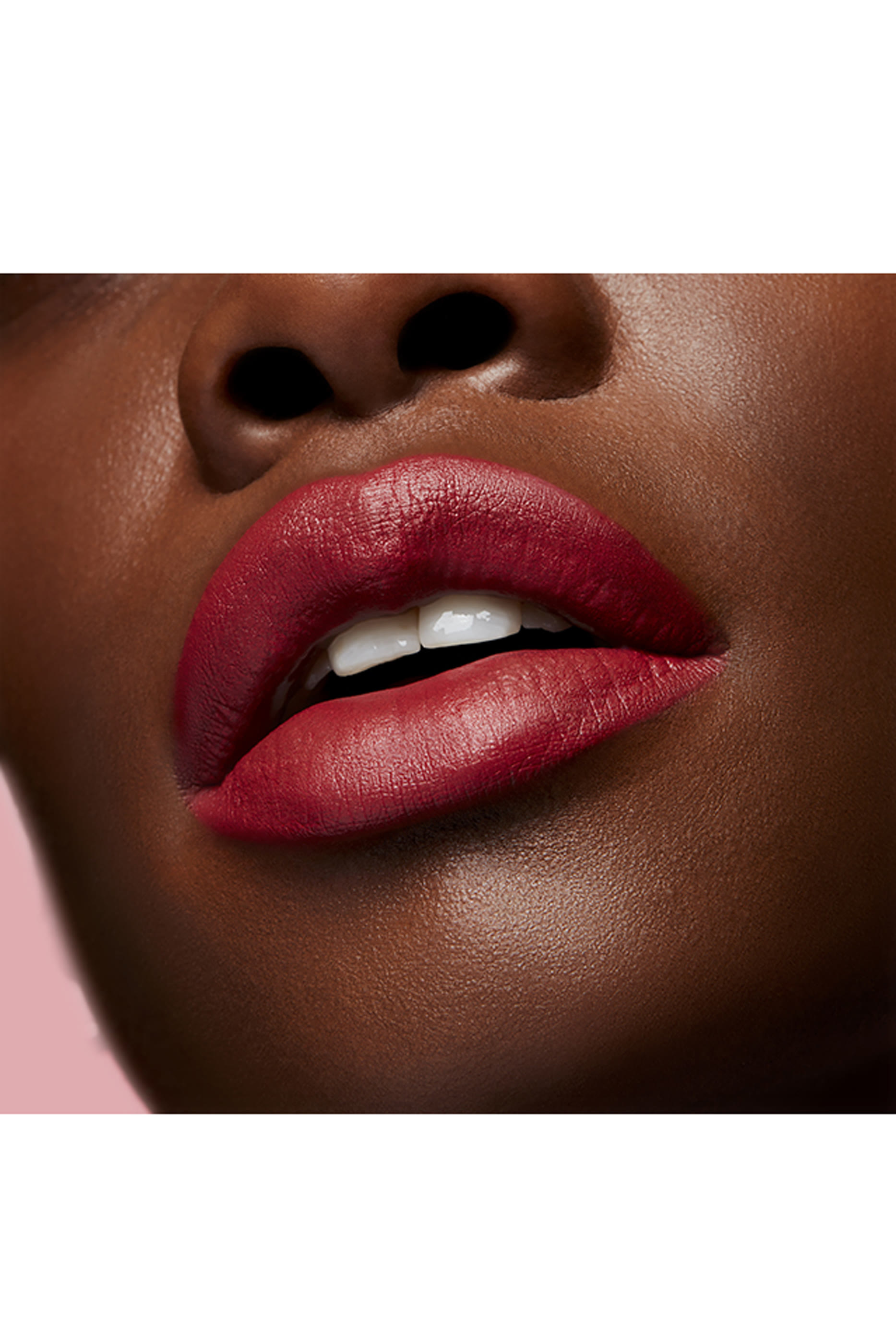 أحمر شفاه غير لامع