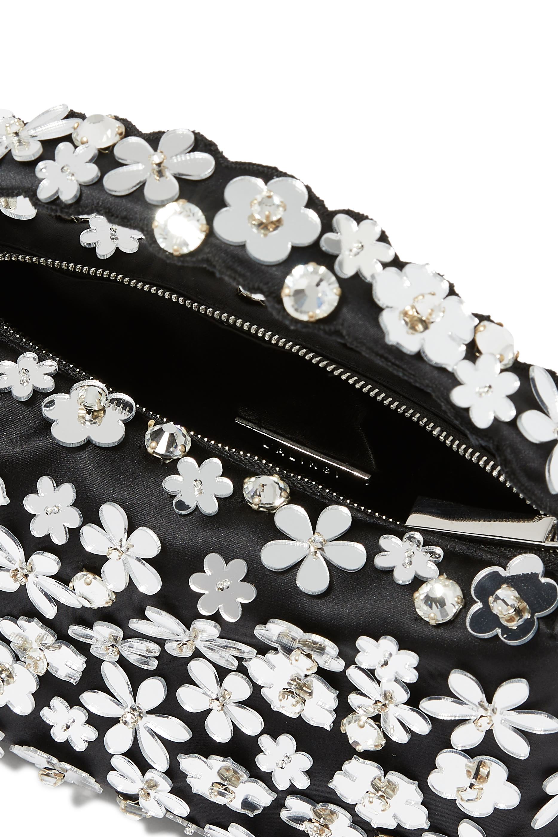 حقيبة ميا بتفاصيل لامعة