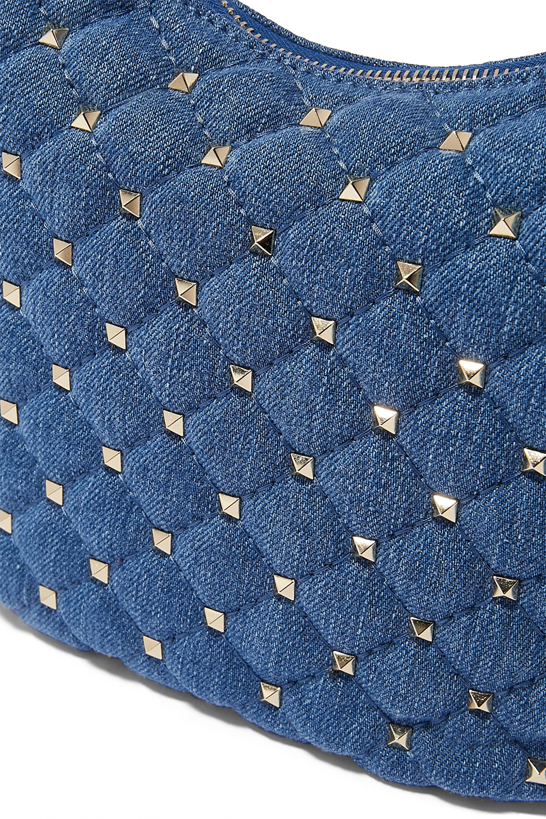 حقيبة هوبو صغيرة بحلي هرمية