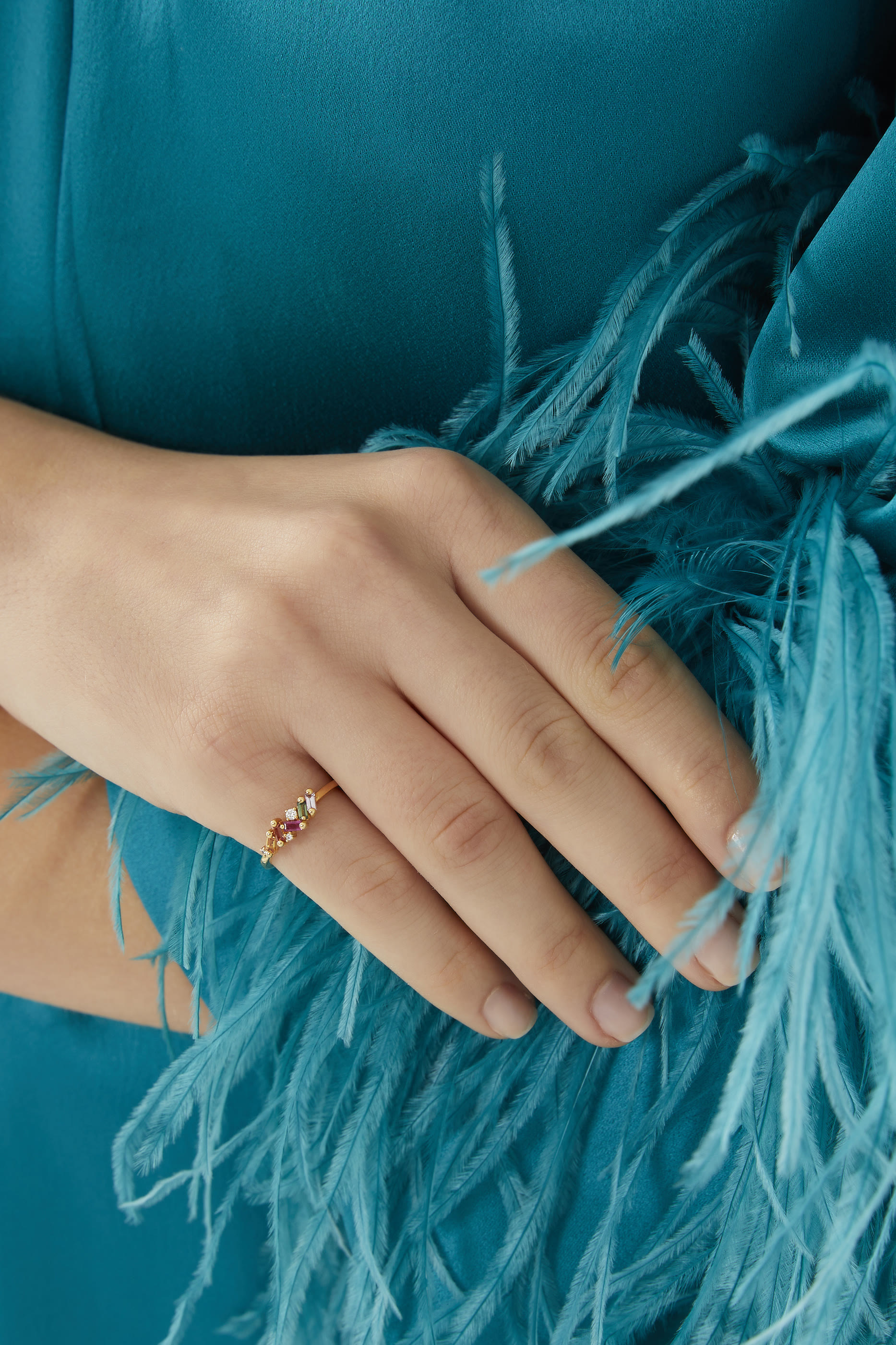 خاتم ميني ذهب عيار 18 مرصع بالياقوت