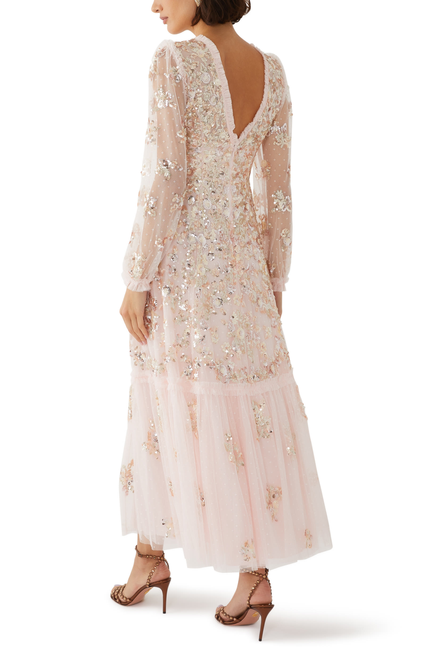 فستان متوسط الطول مطرز بترتر