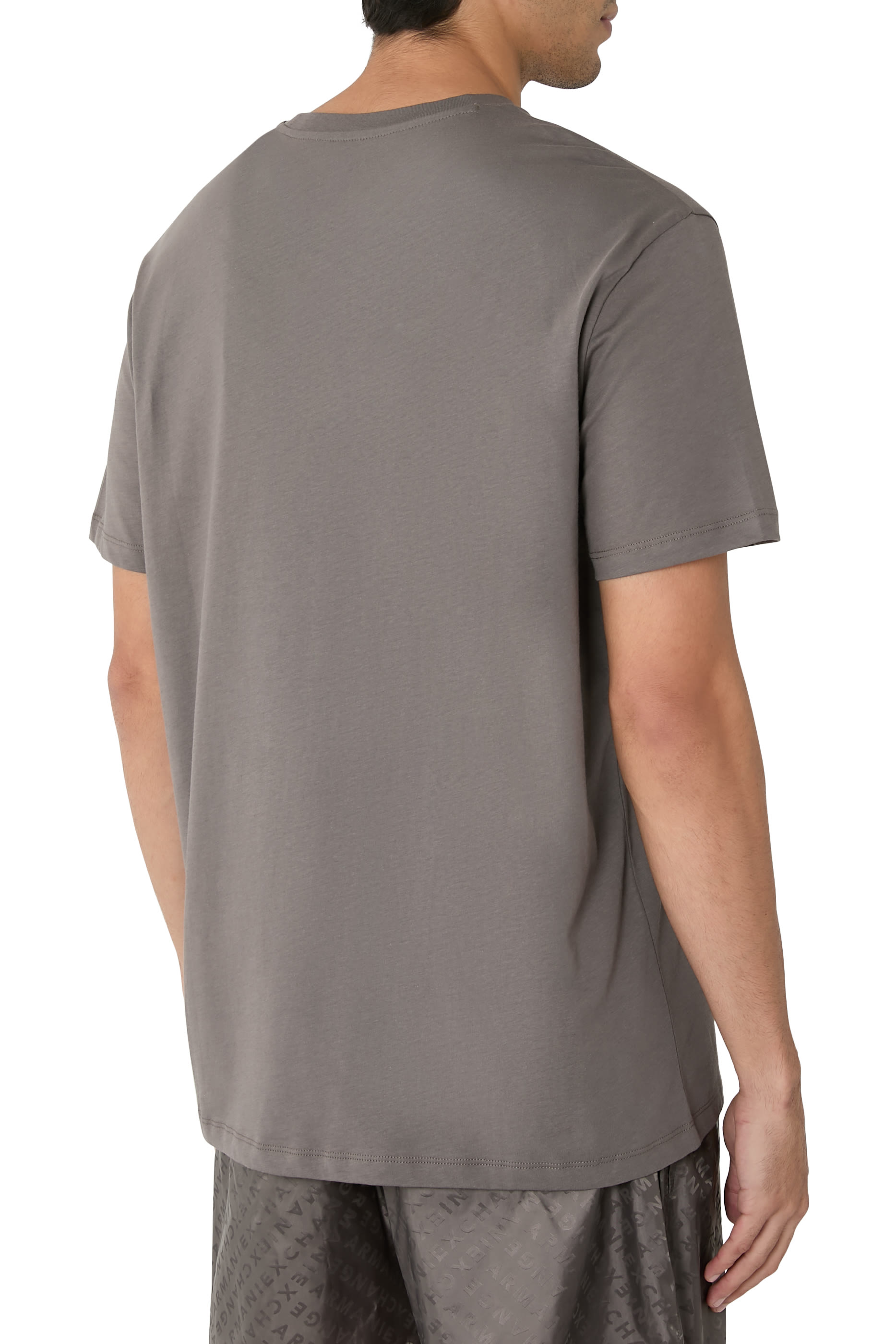  تيشيرت مُزين بشعار الماركة