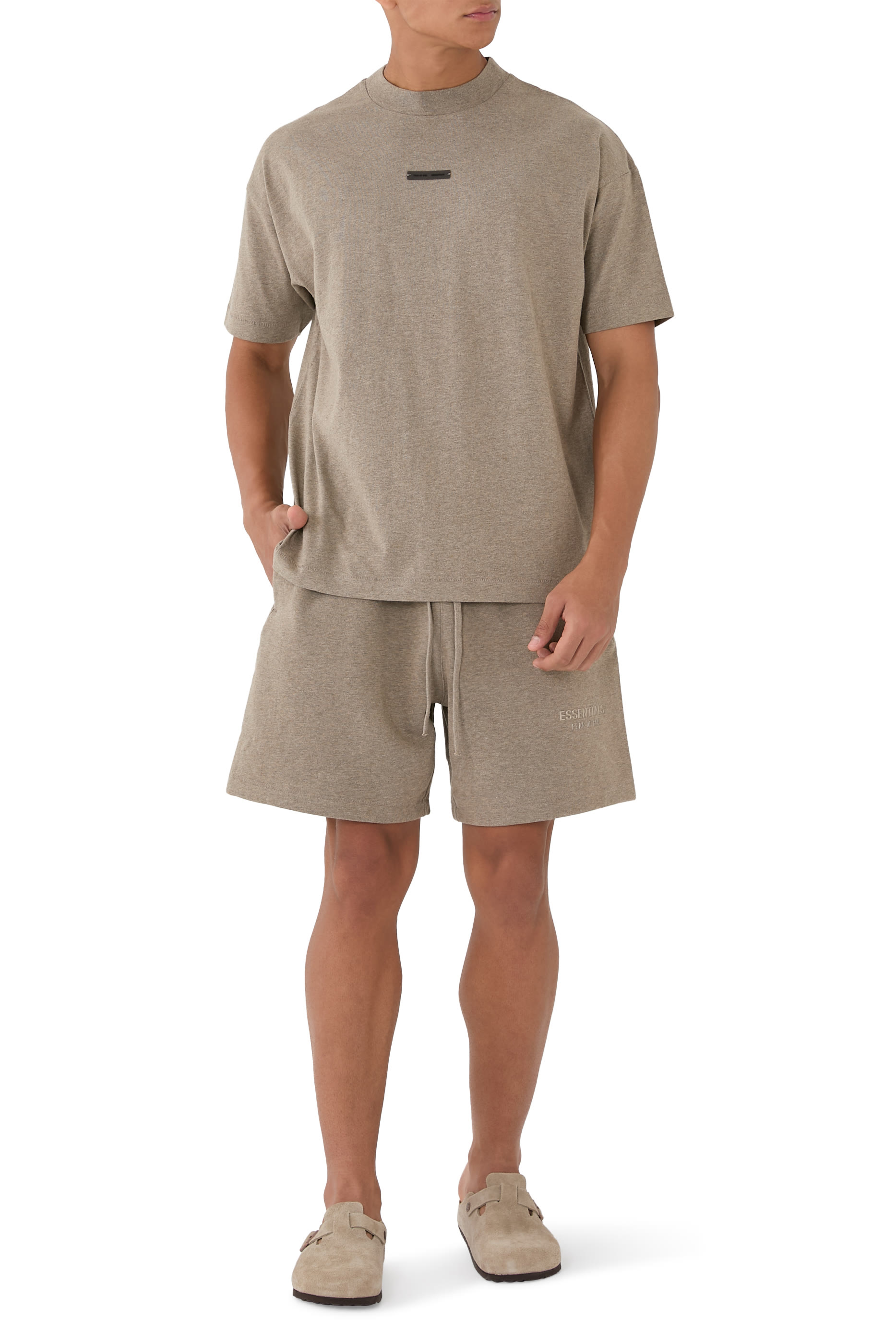 تيشيرت بقصة كلاسيكية