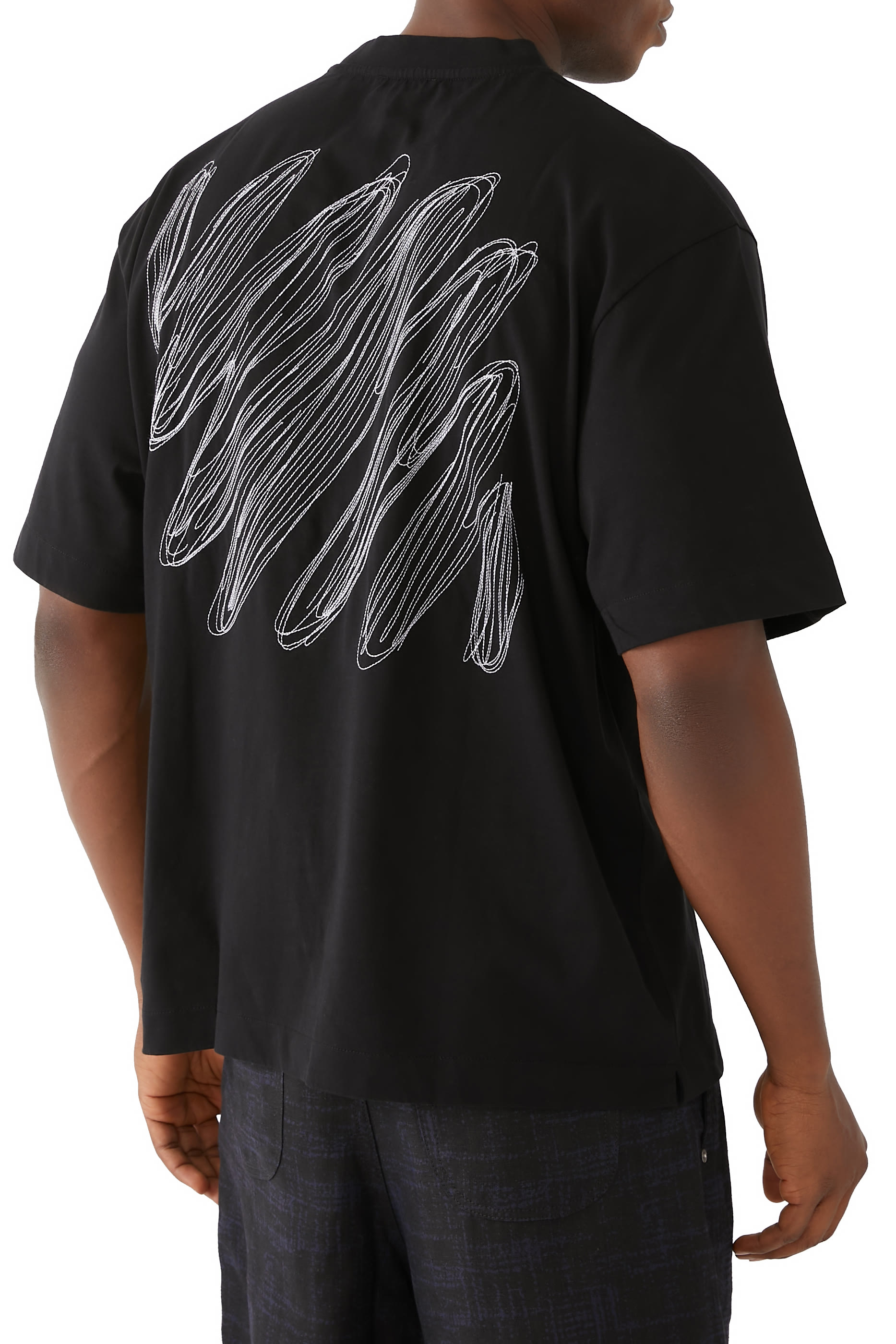 تيشيرت بشعار الماركة