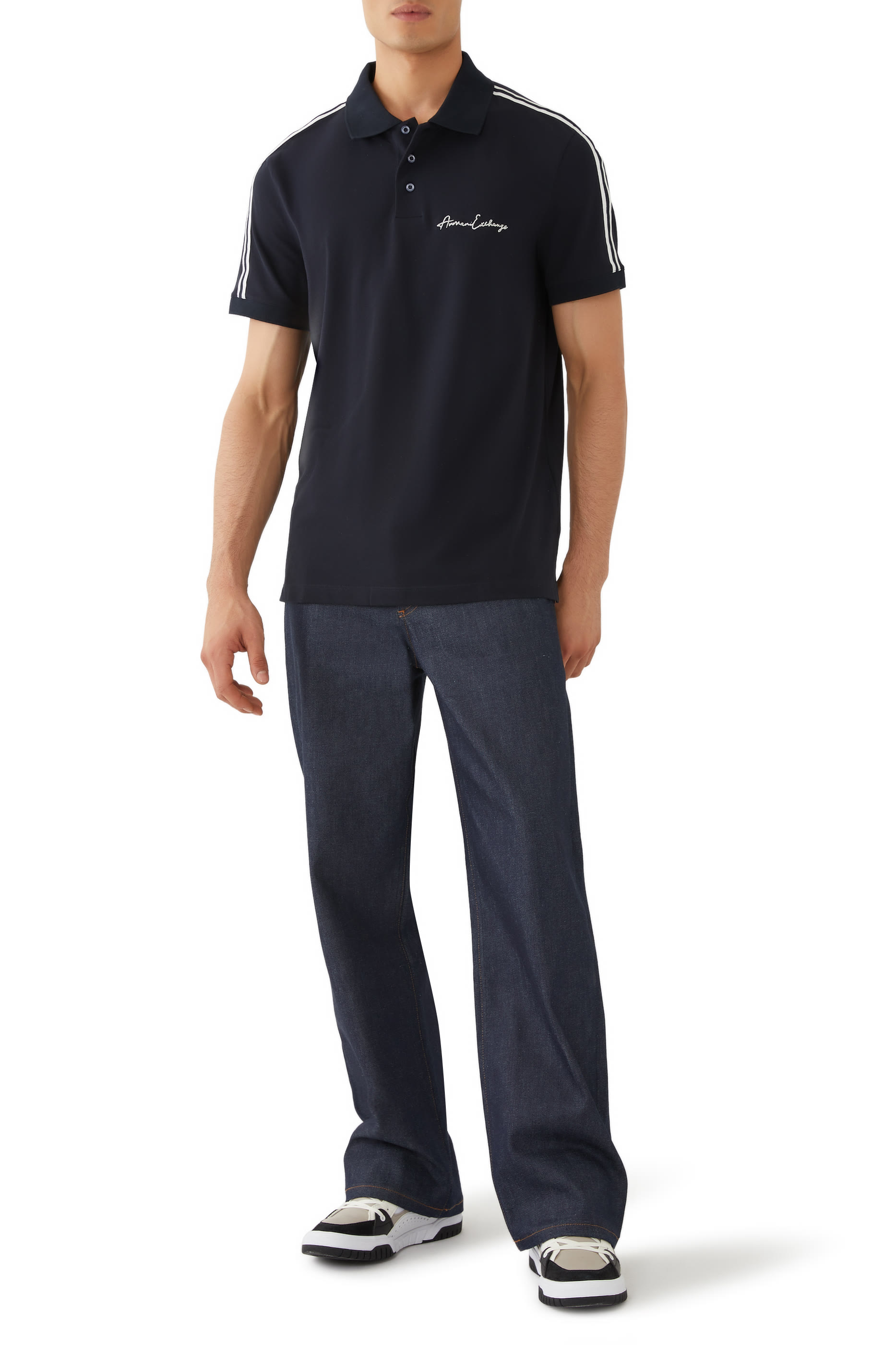 قميص بولو بقصة عادية وشعار الماركة