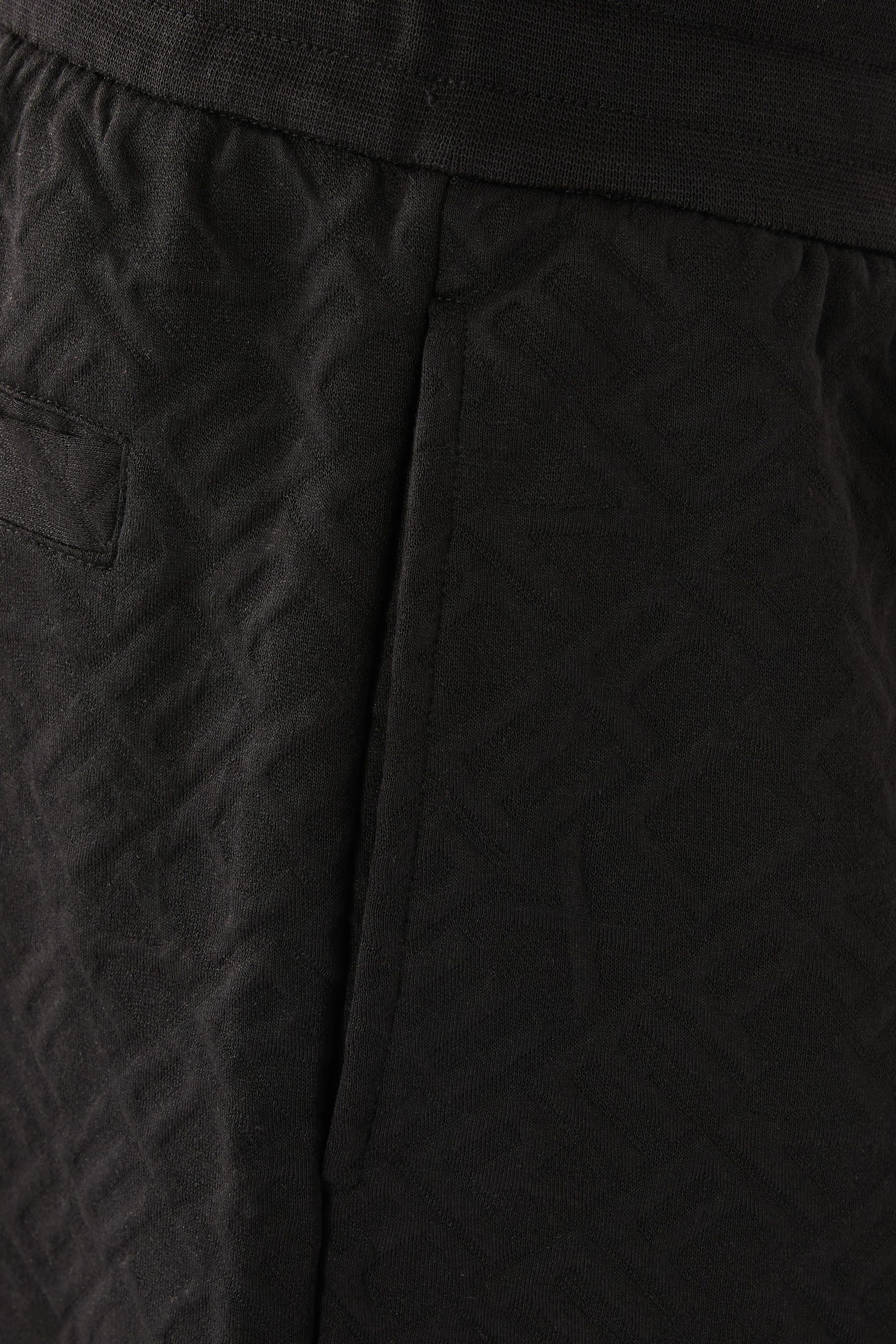 شورت بحروف شعار الماركة بالكامل