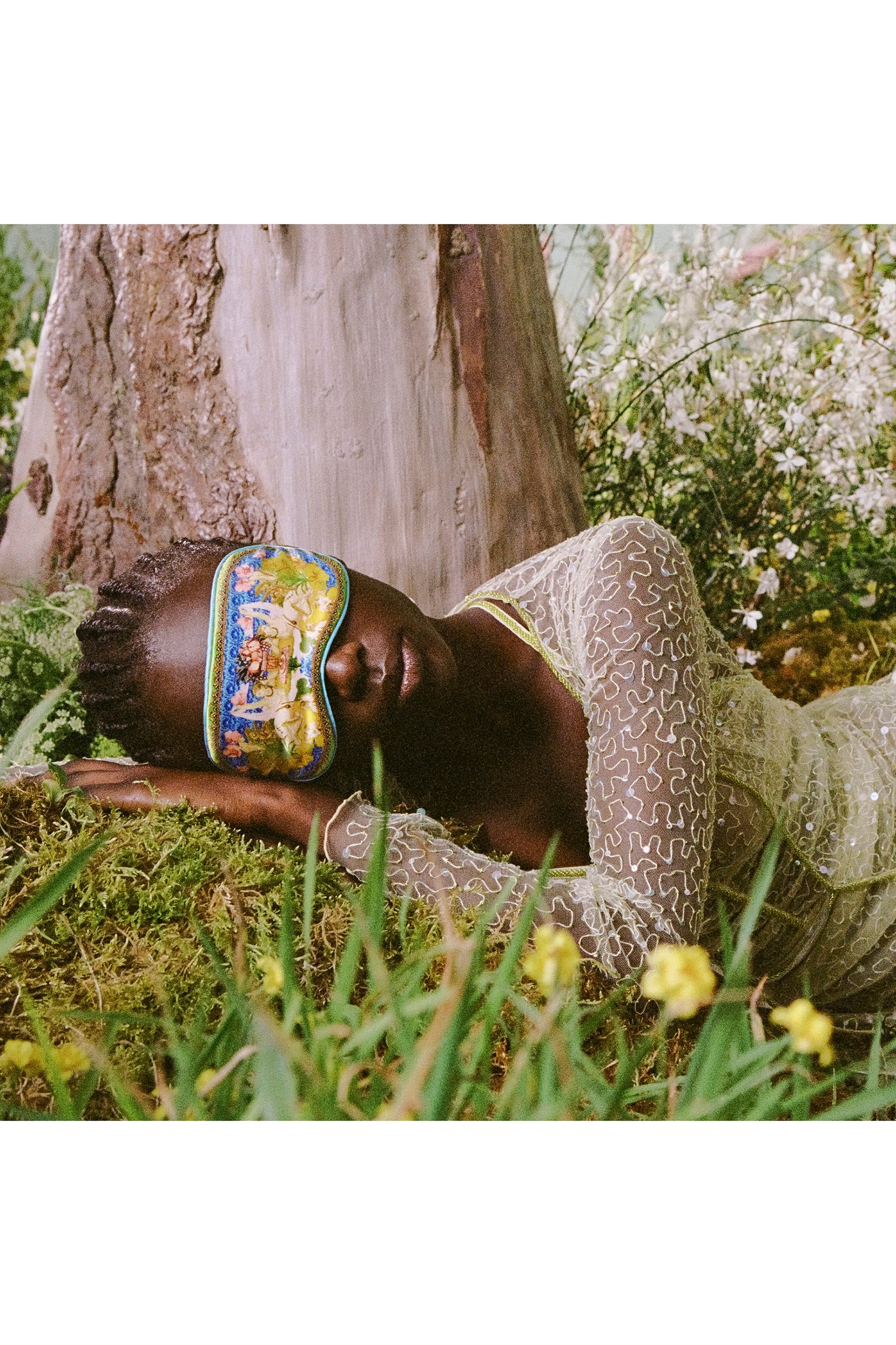 قناع نوم برج العضراء