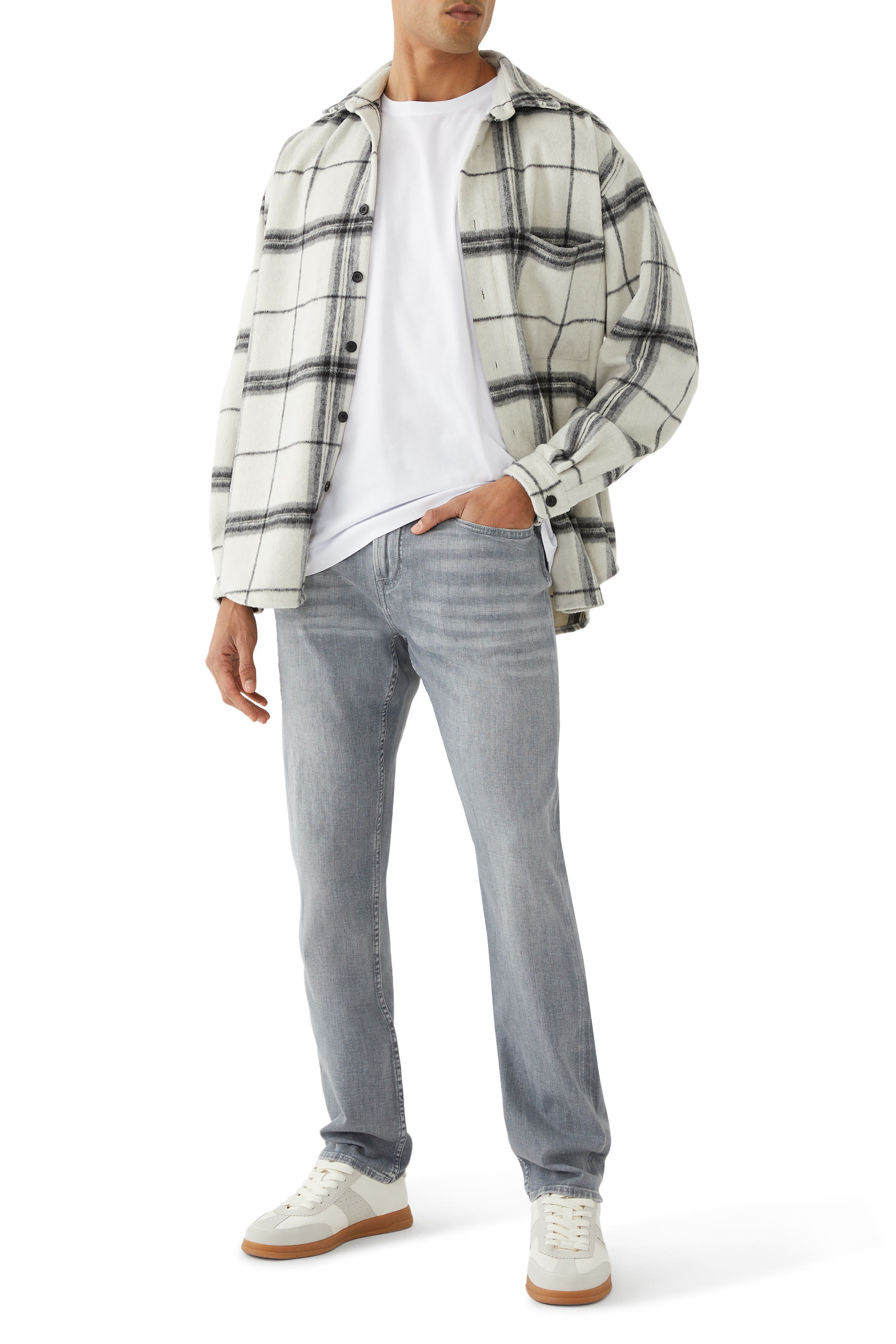 بنطال باوهاوس بقصة ساق مستقيمة