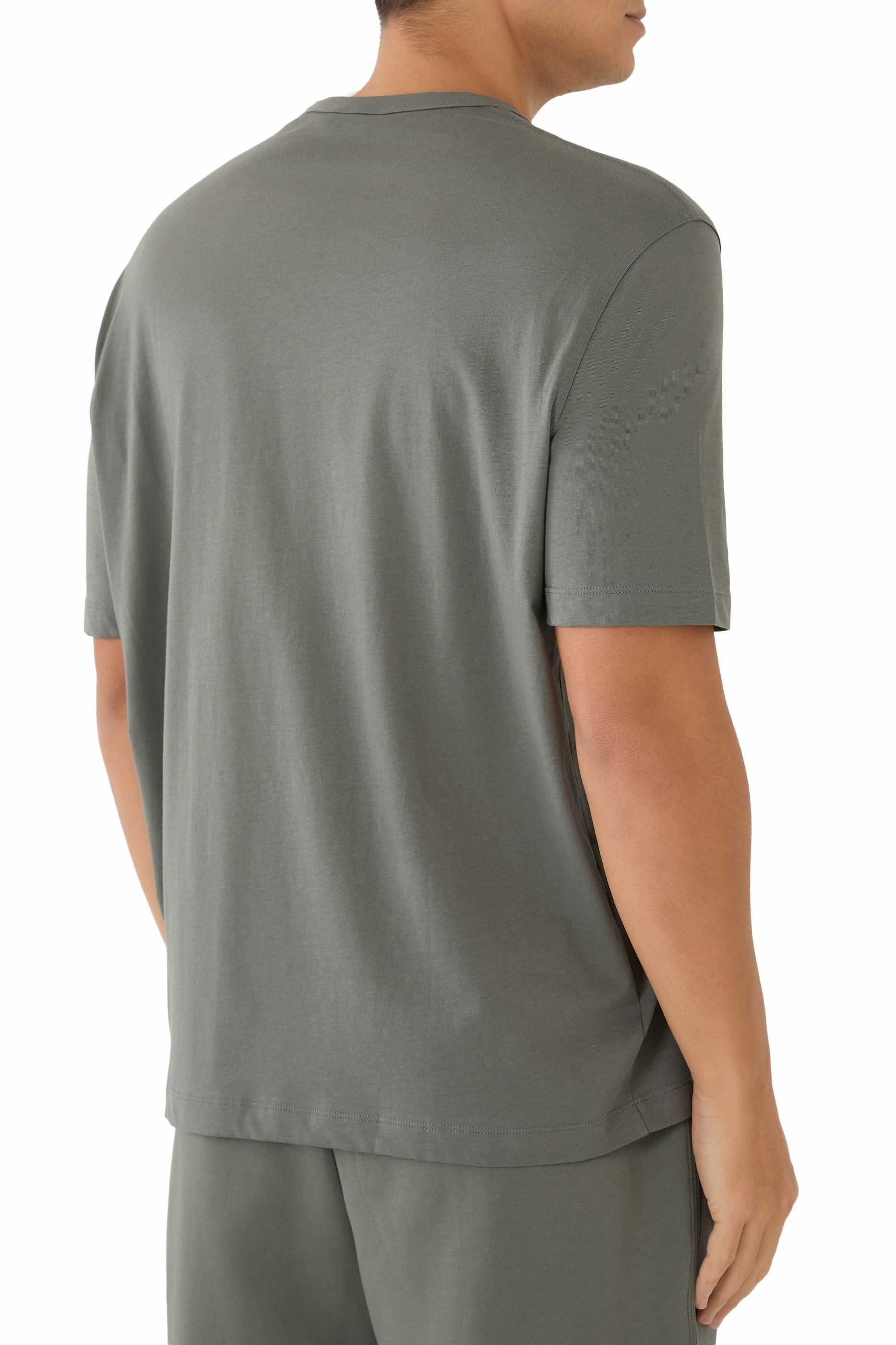 تيشيرت بشعار حرفي الماركة