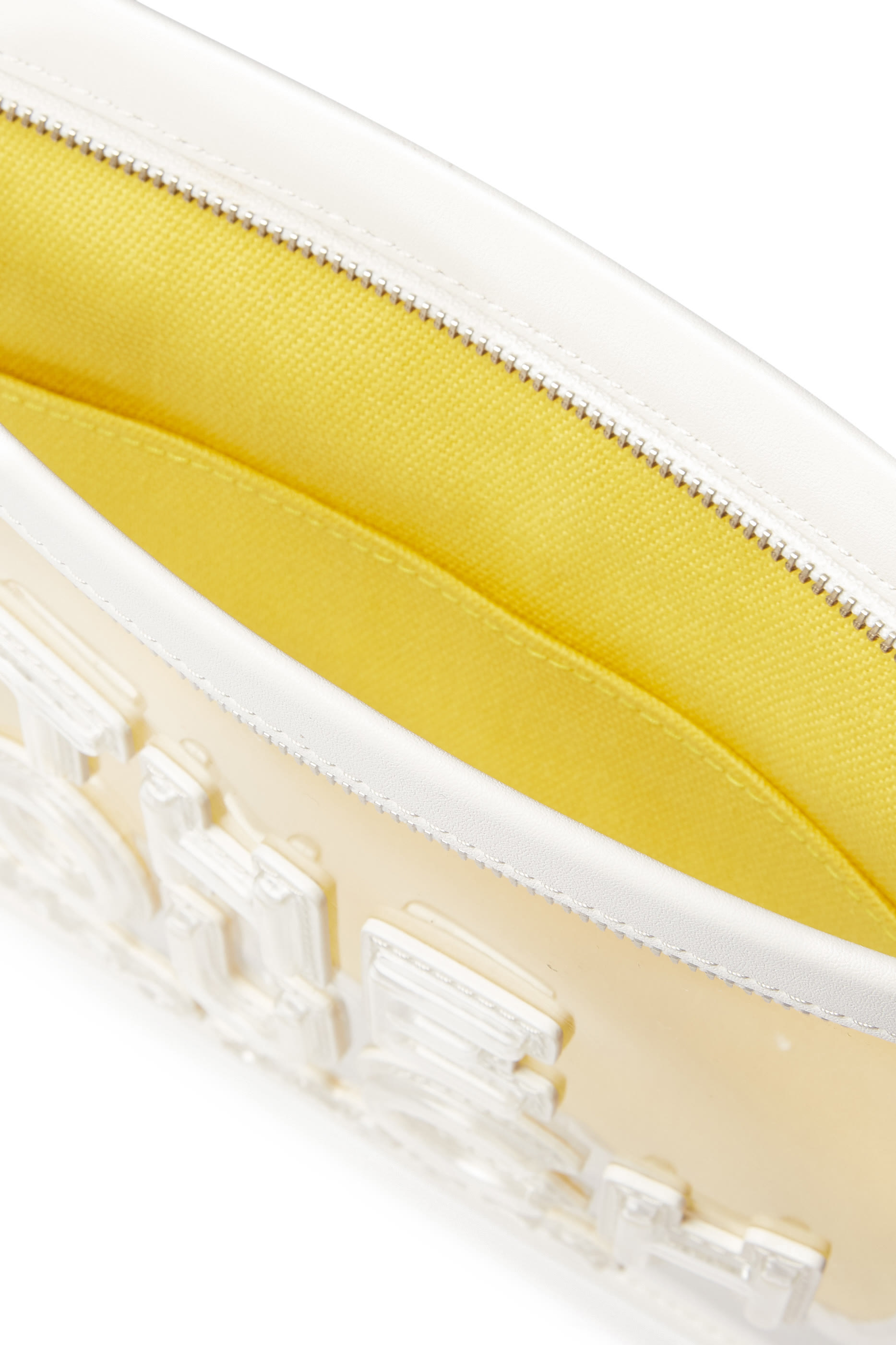 حقيبة كبيرة