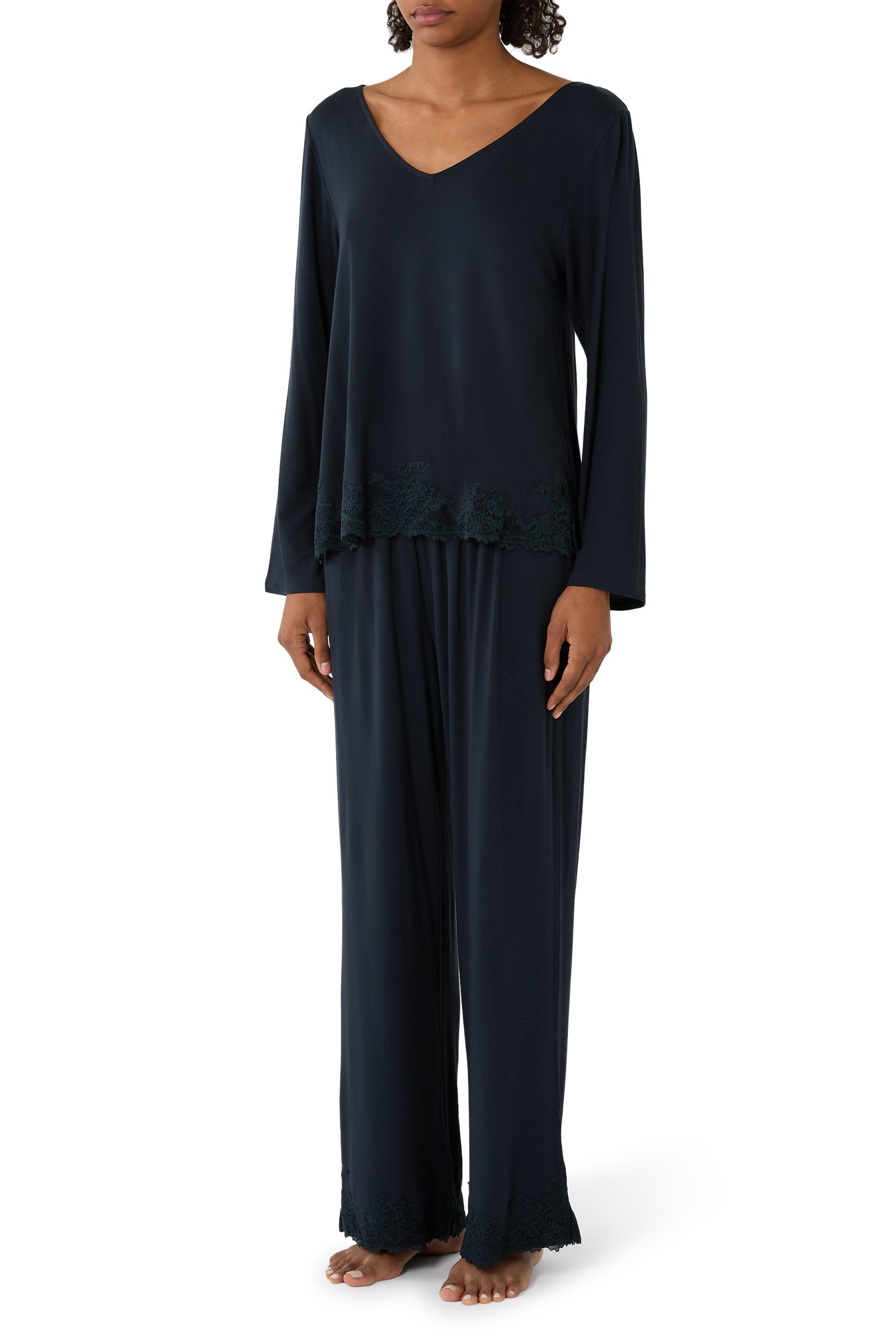 طقم بيجامة جيرسيه بأكمام طويلة وأجزاء دانتيل